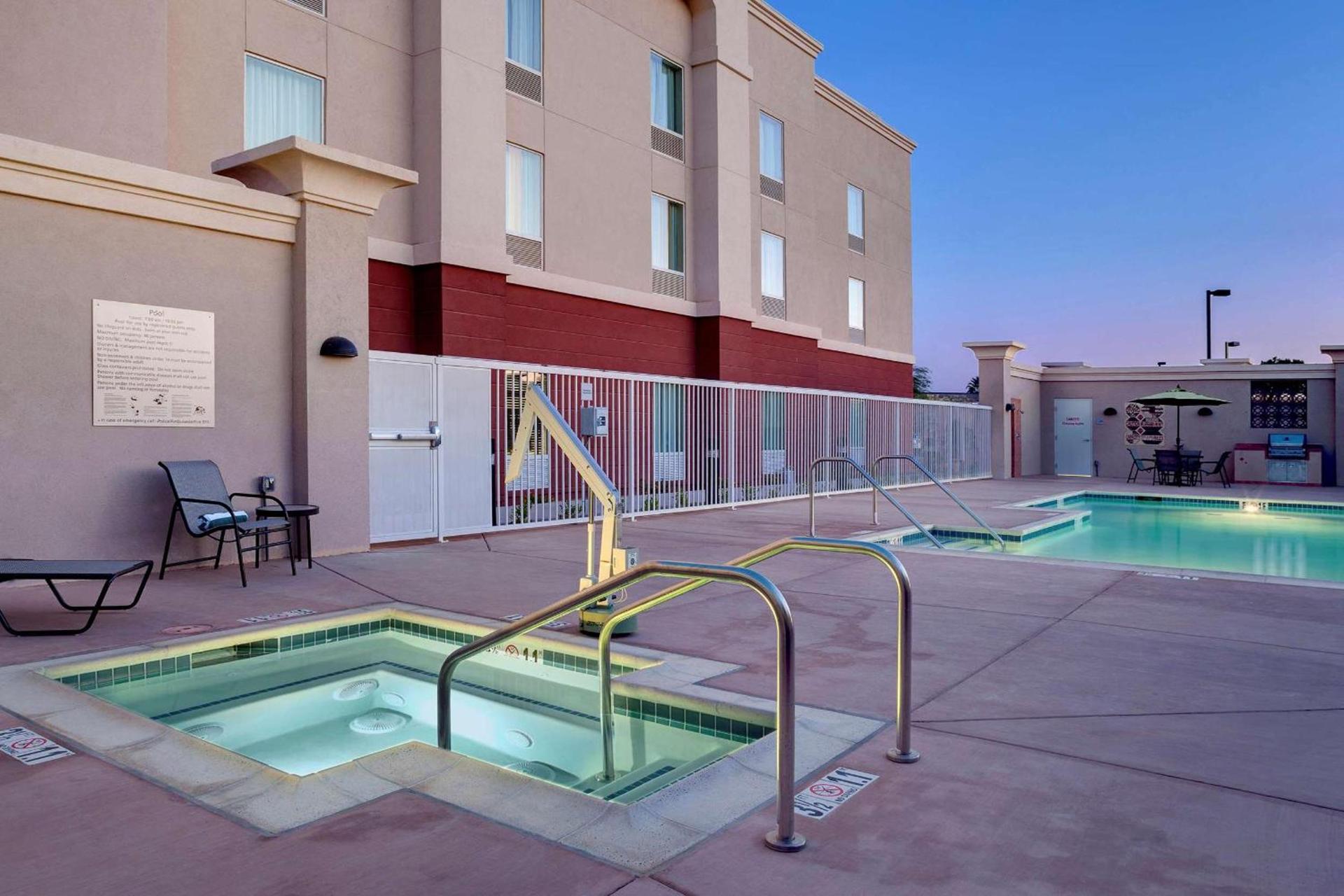 Hampton Inn & Suites Blythe, CA photo 4