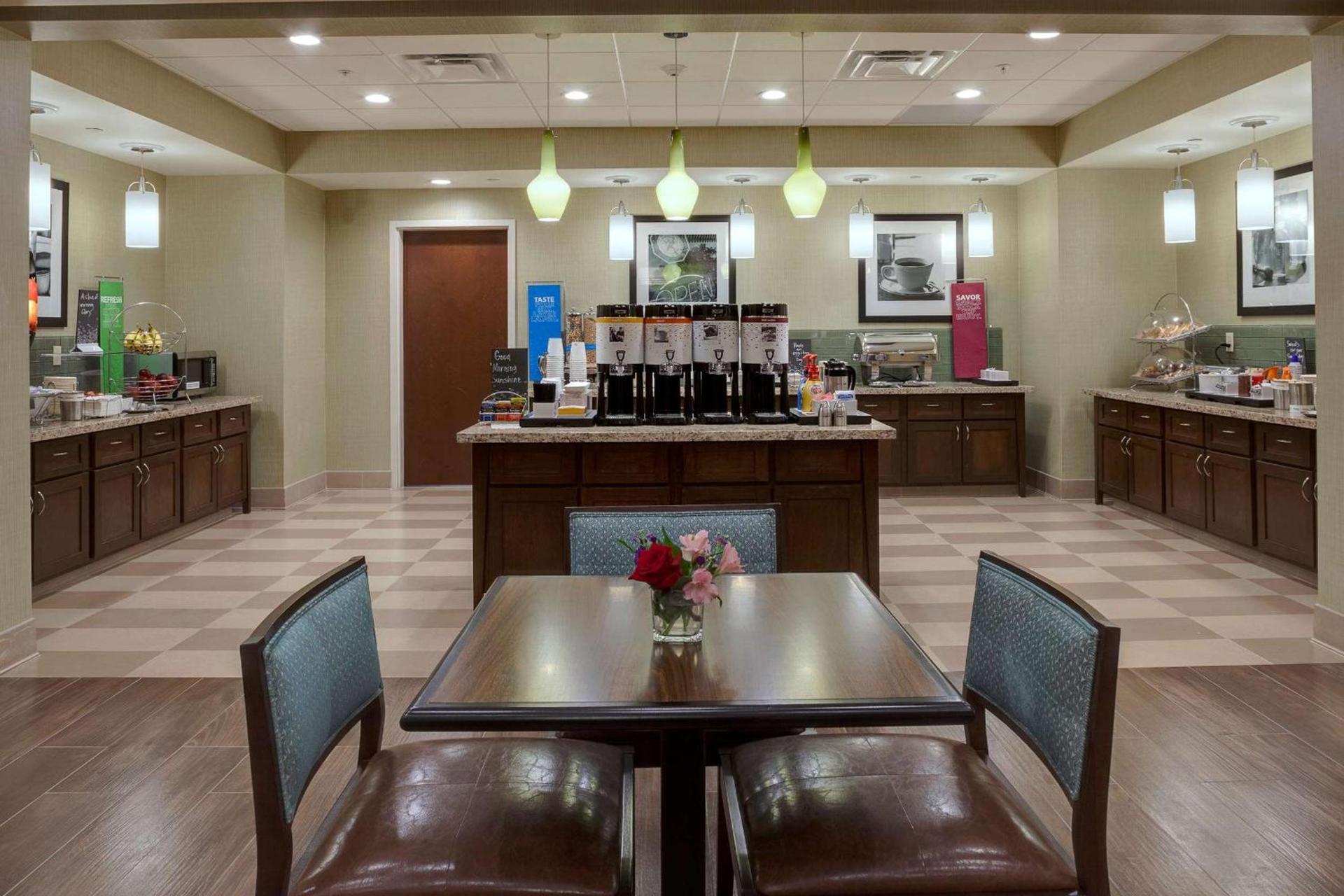 Hampton Inn & Suites Blythe, CA photo 9