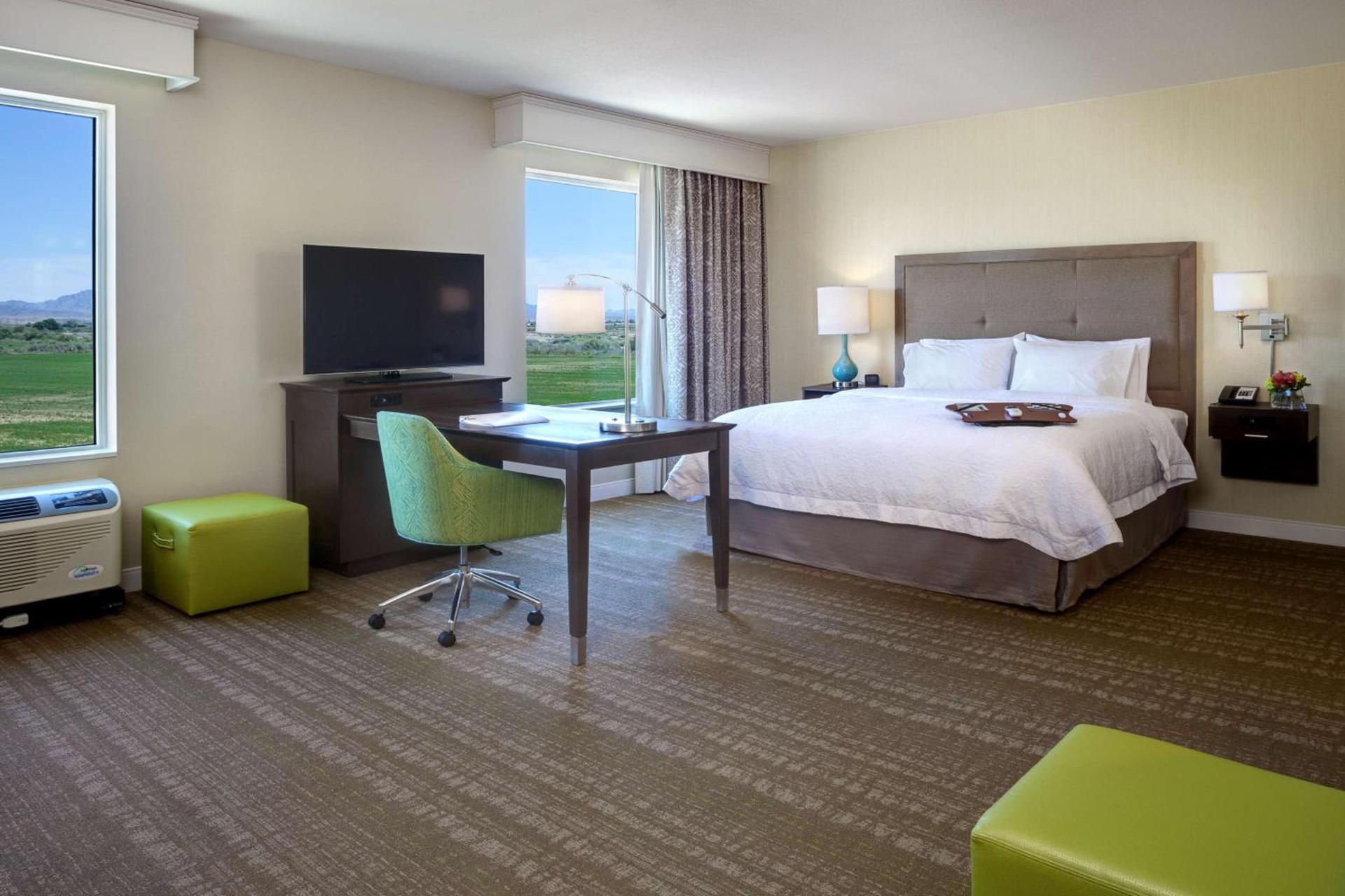 Hampton Inn & Suites Blythe, CA photo 27