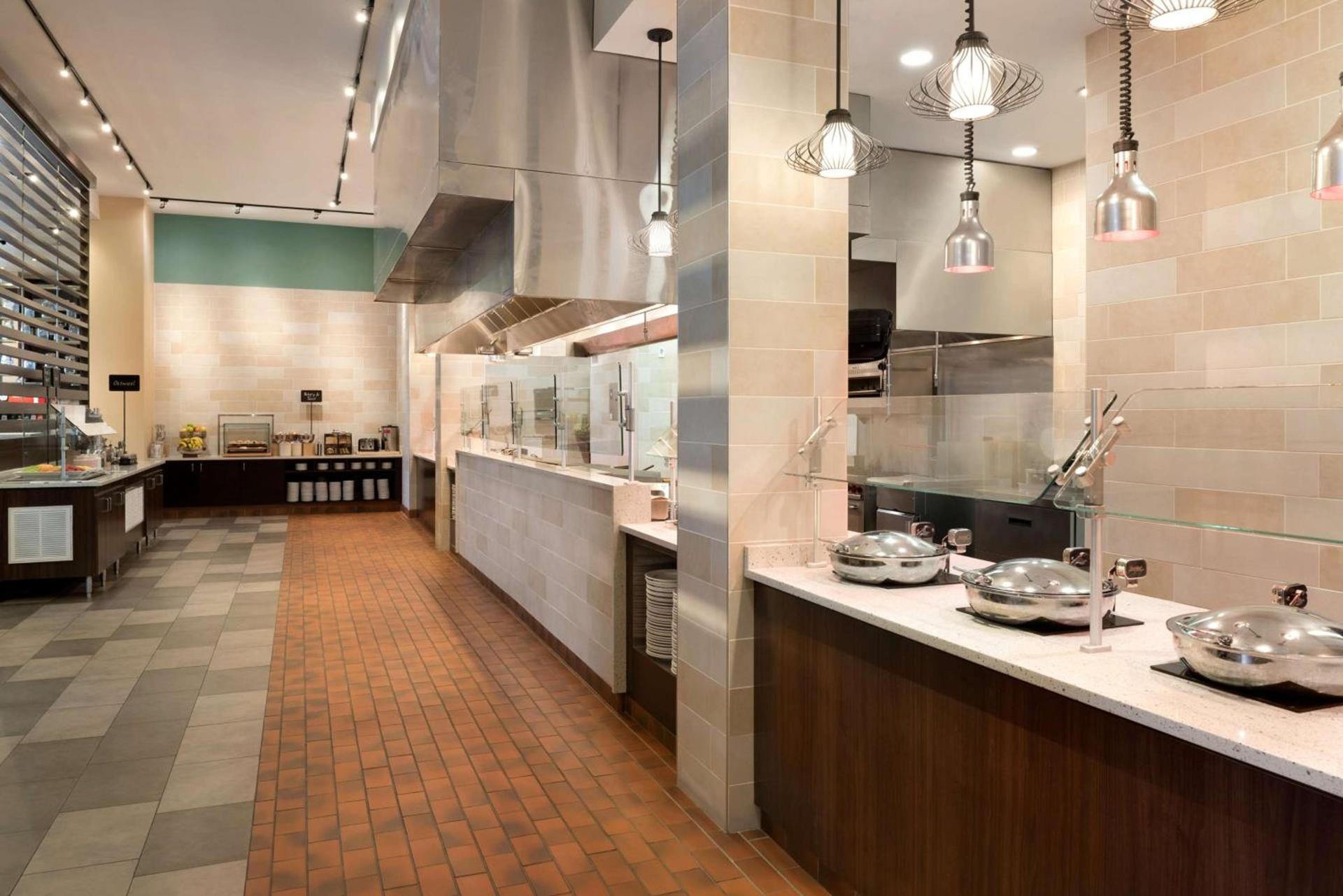 Embassy Suites by Hilton Chicago Naperville photo 11