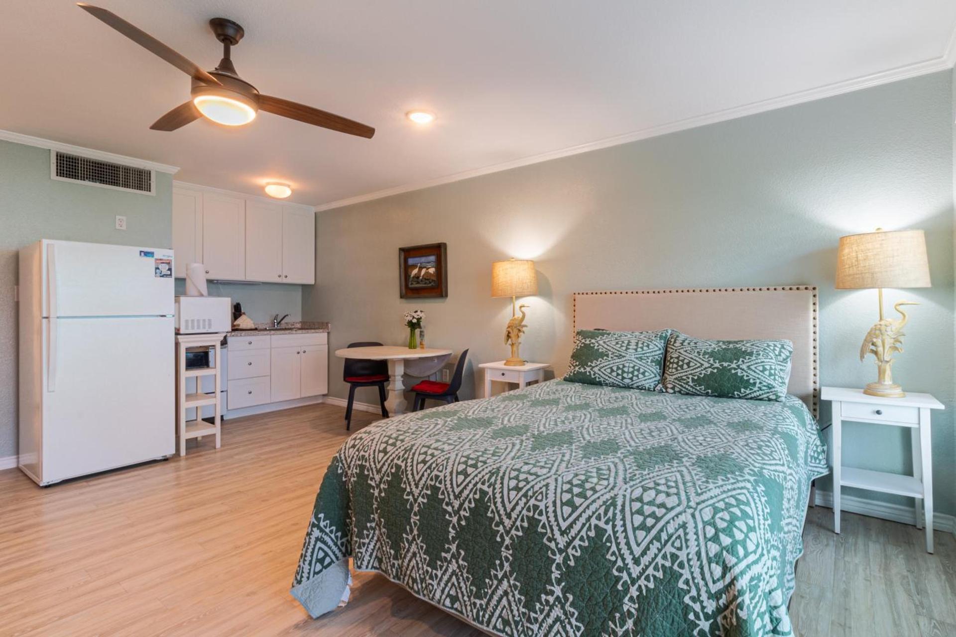 Executive Keys Condominiums on the Beach photo 29