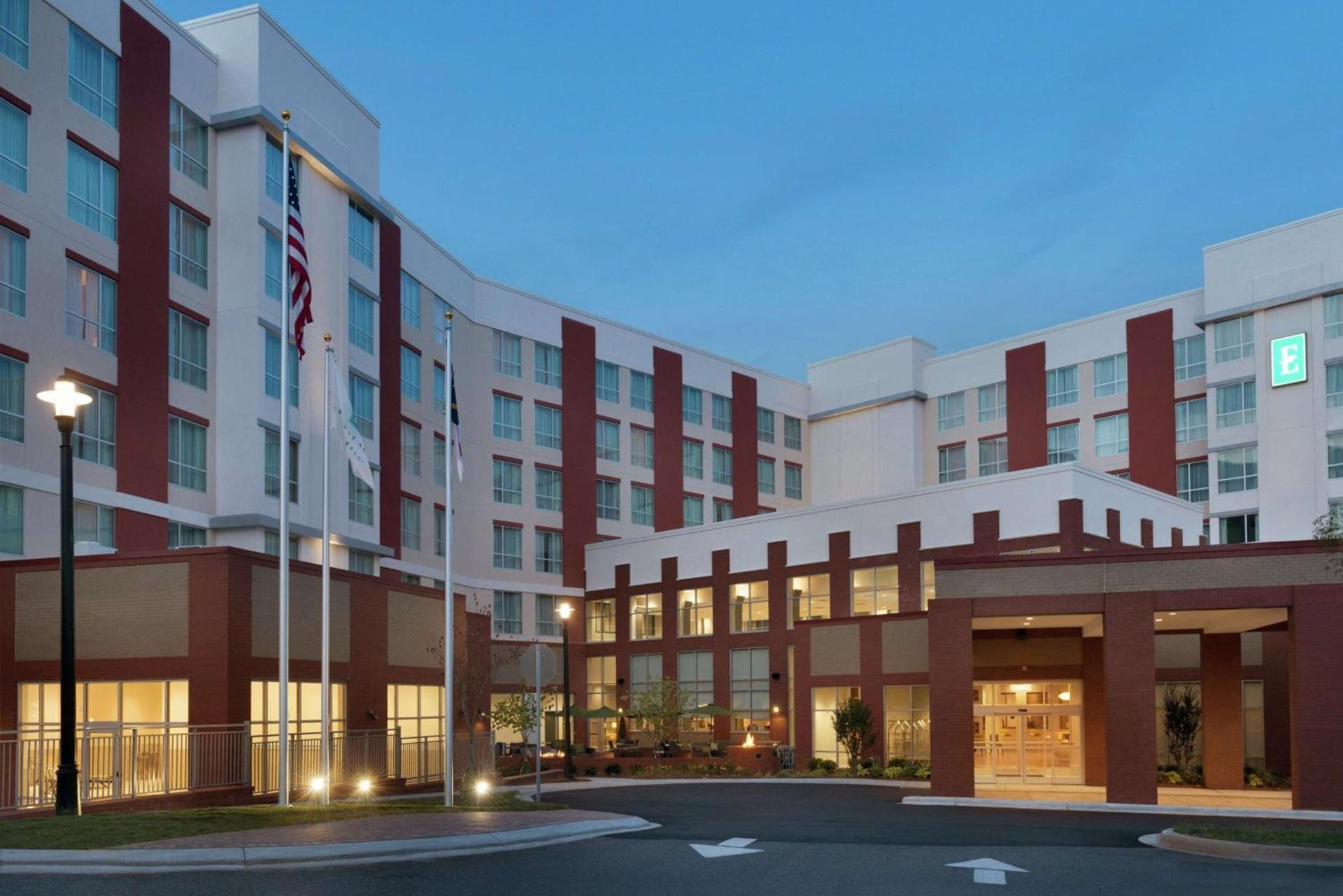 Embassy Suites Charlotte/Ayrsley photo 2
