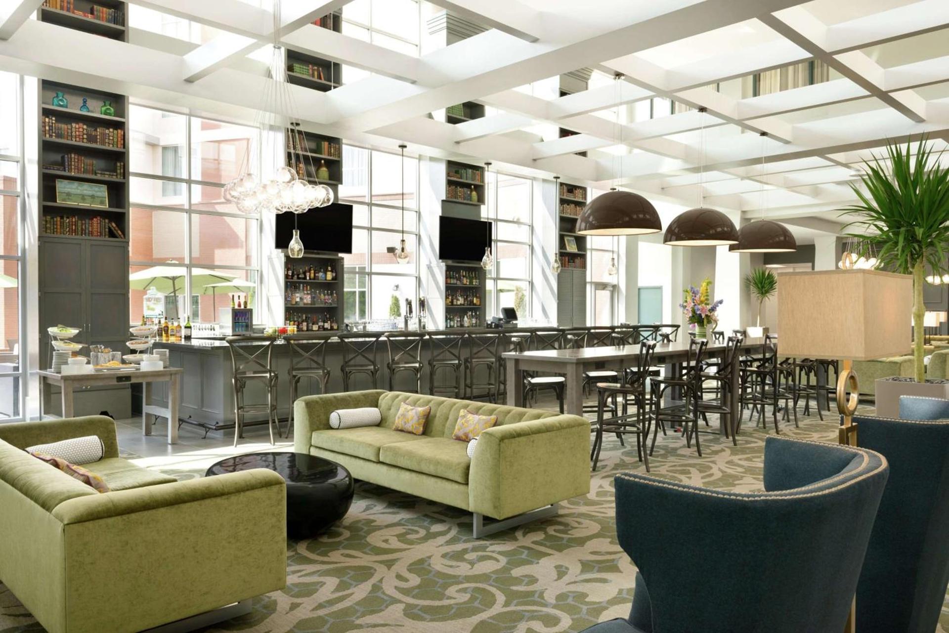 Embassy Suites Charlotte/Ayrsley photo 9