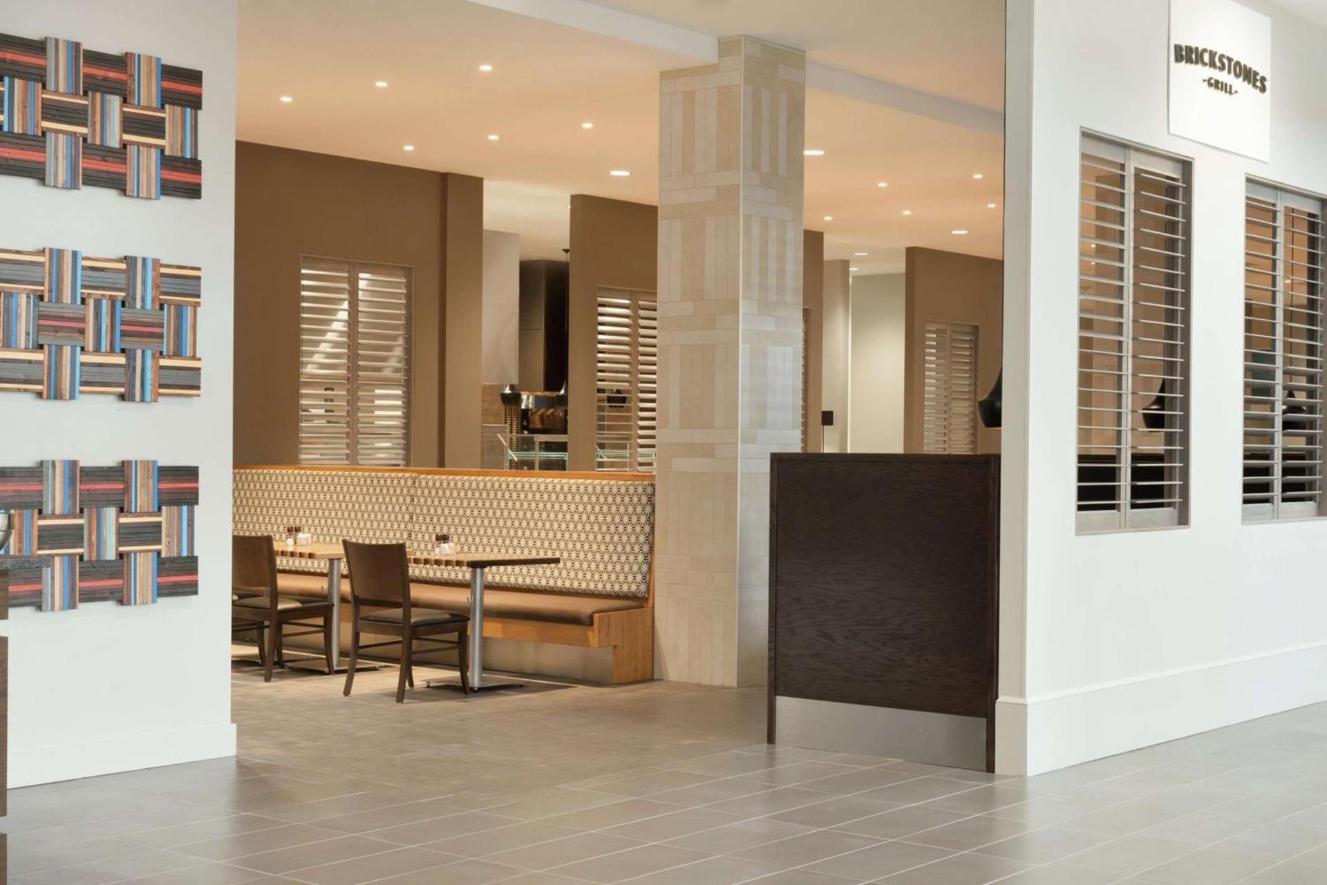 Embassy Suites Charlotte/Ayrsley photo 12