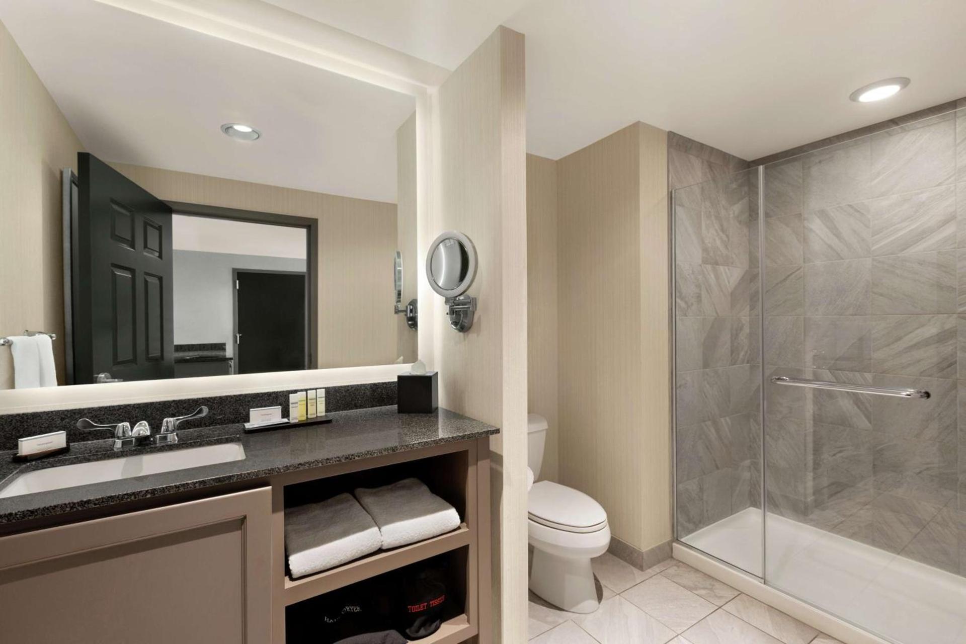Embassy Suites Charlotte/Ayrsley photo 24