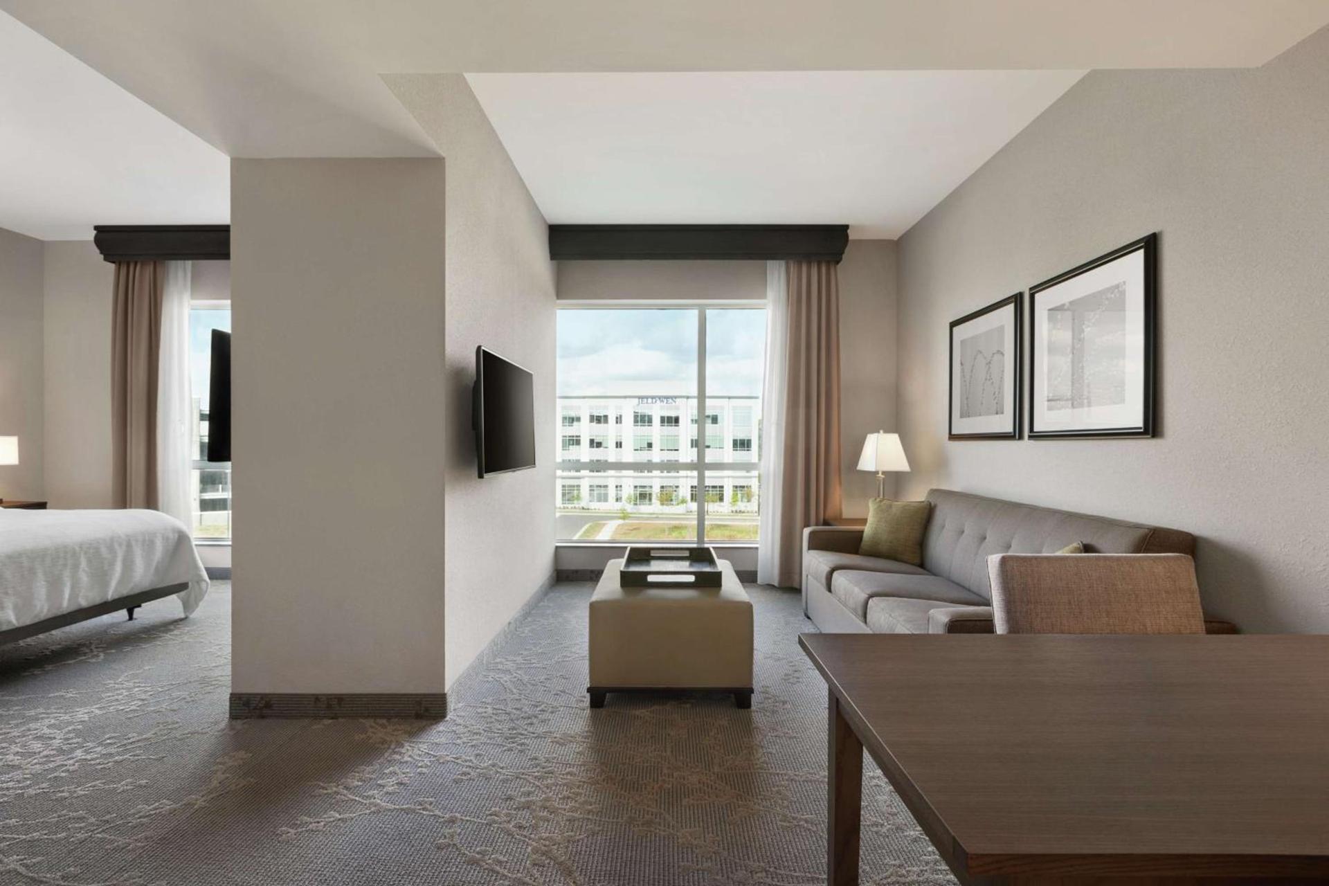 Embassy Suites Charlotte/Ayrsley photo 42