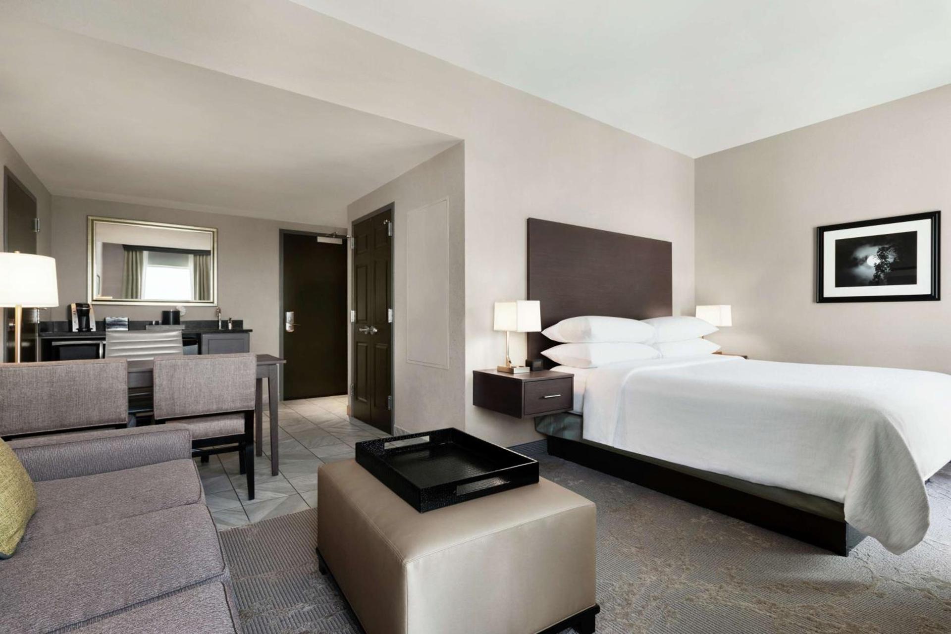 Embassy Suites Charlotte/Ayrsley photo 34
