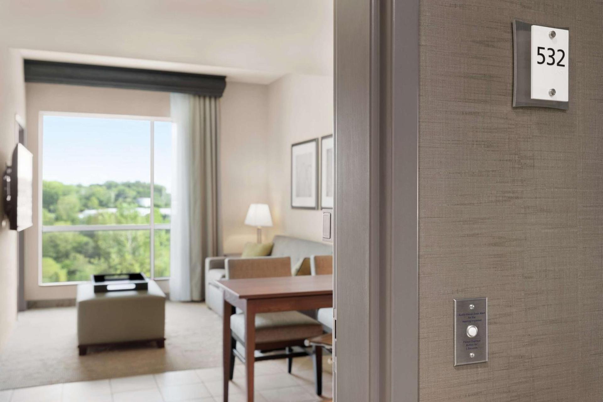 Embassy Suites Charlotte/Ayrsley photo 44