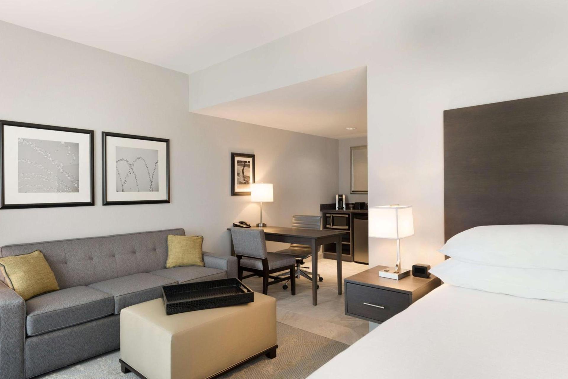 Embassy Suites Charlotte/Ayrsley photo 30