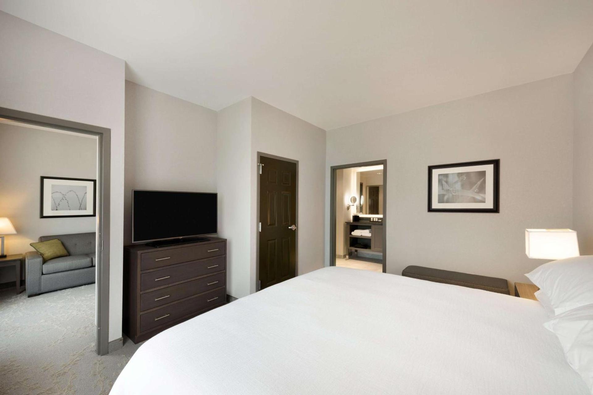 Embassy Suites Charlotte/Ayrsley photo 50