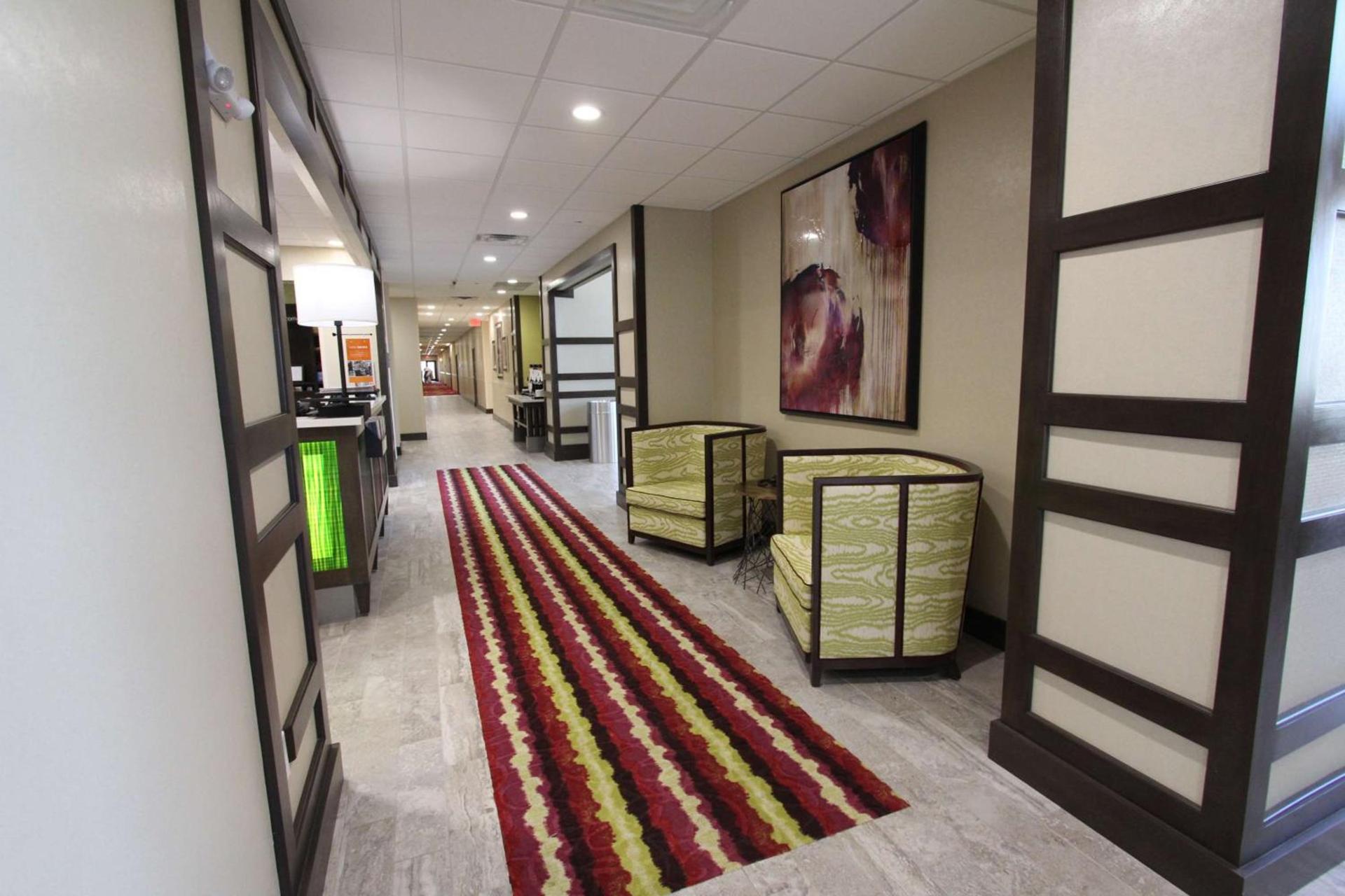 Hampton Inn & Suites Dallas Market Center photo 13
