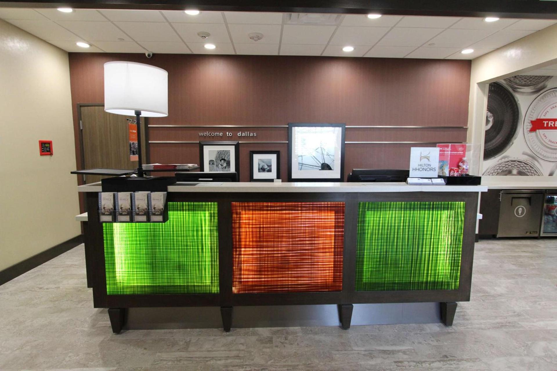 Hampton Inn & Suites Dallas Market Center photo 3