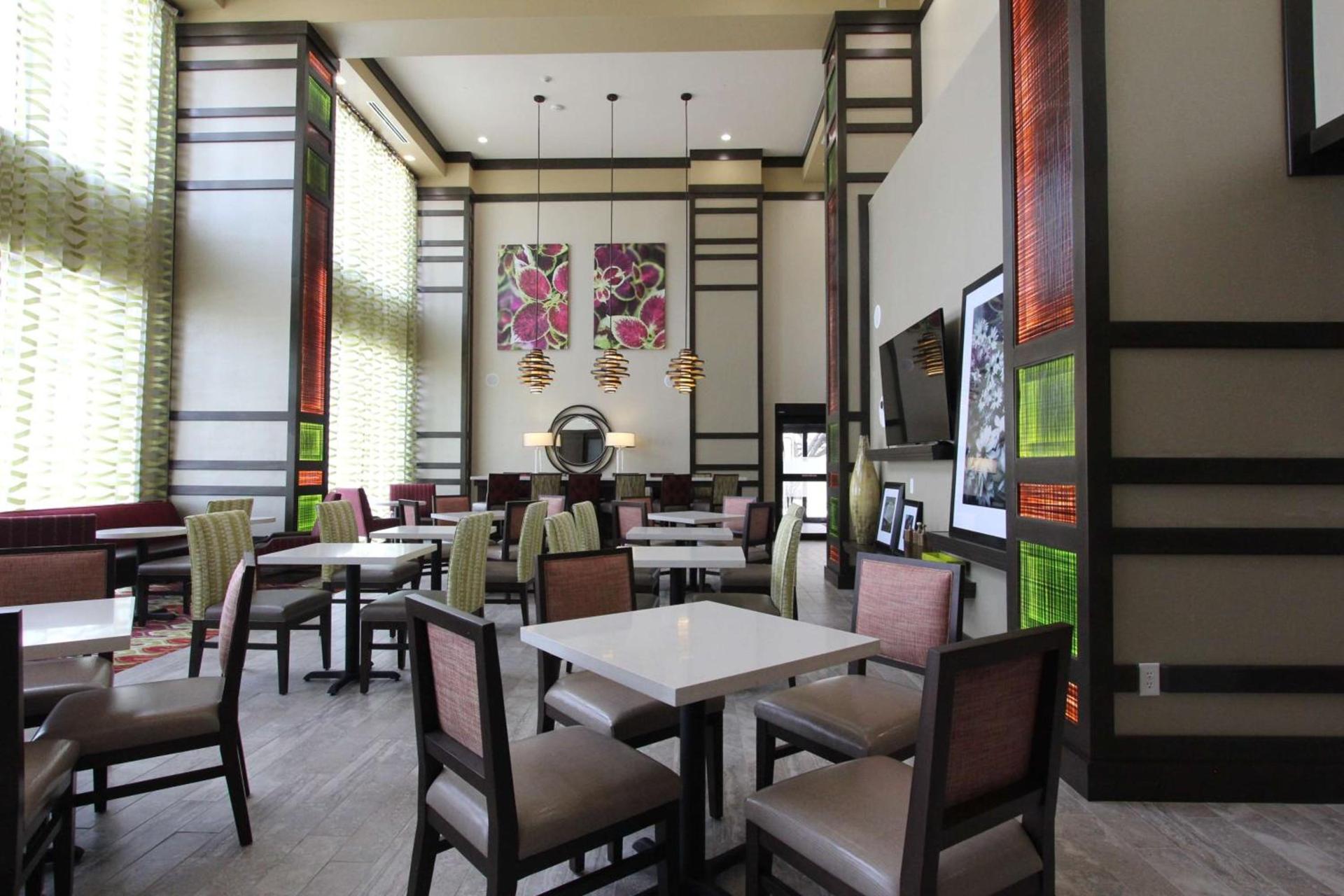 Hampton Inn & Suites Dallas Market Center photo 14