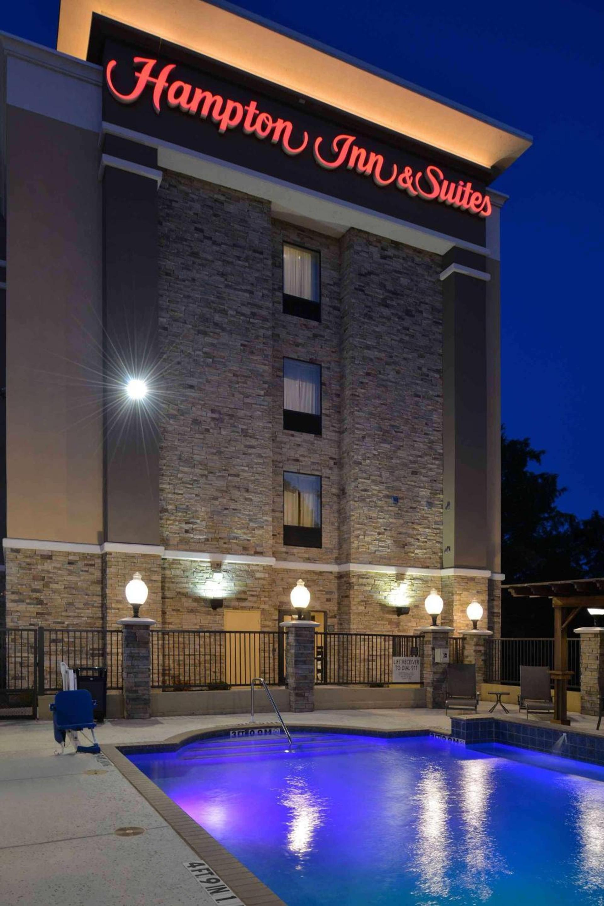 Hampton Inn & Suites Dallas Market Center photo 23
