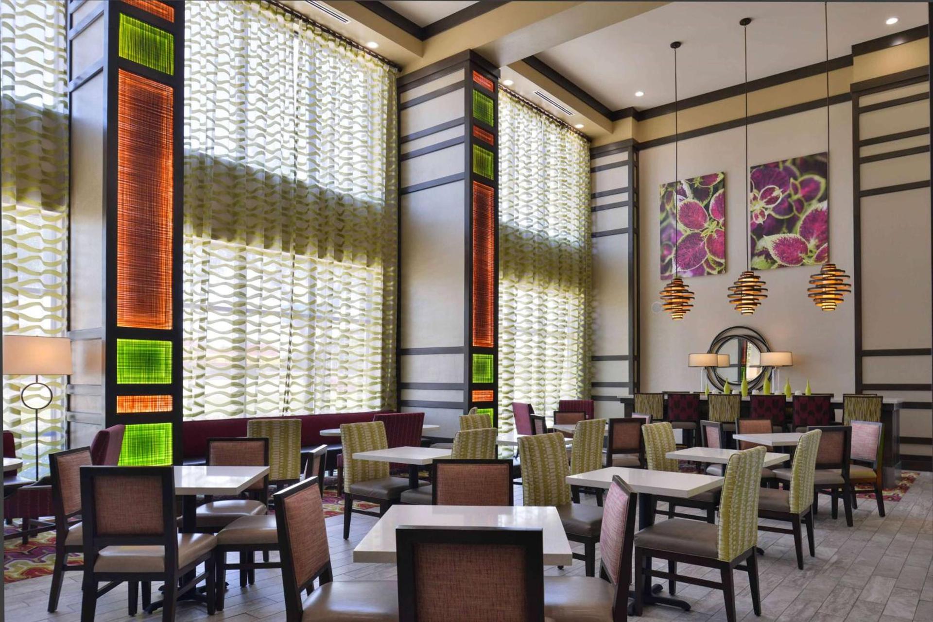 Hampton Inn & Suites Dallas Market Center photo 31