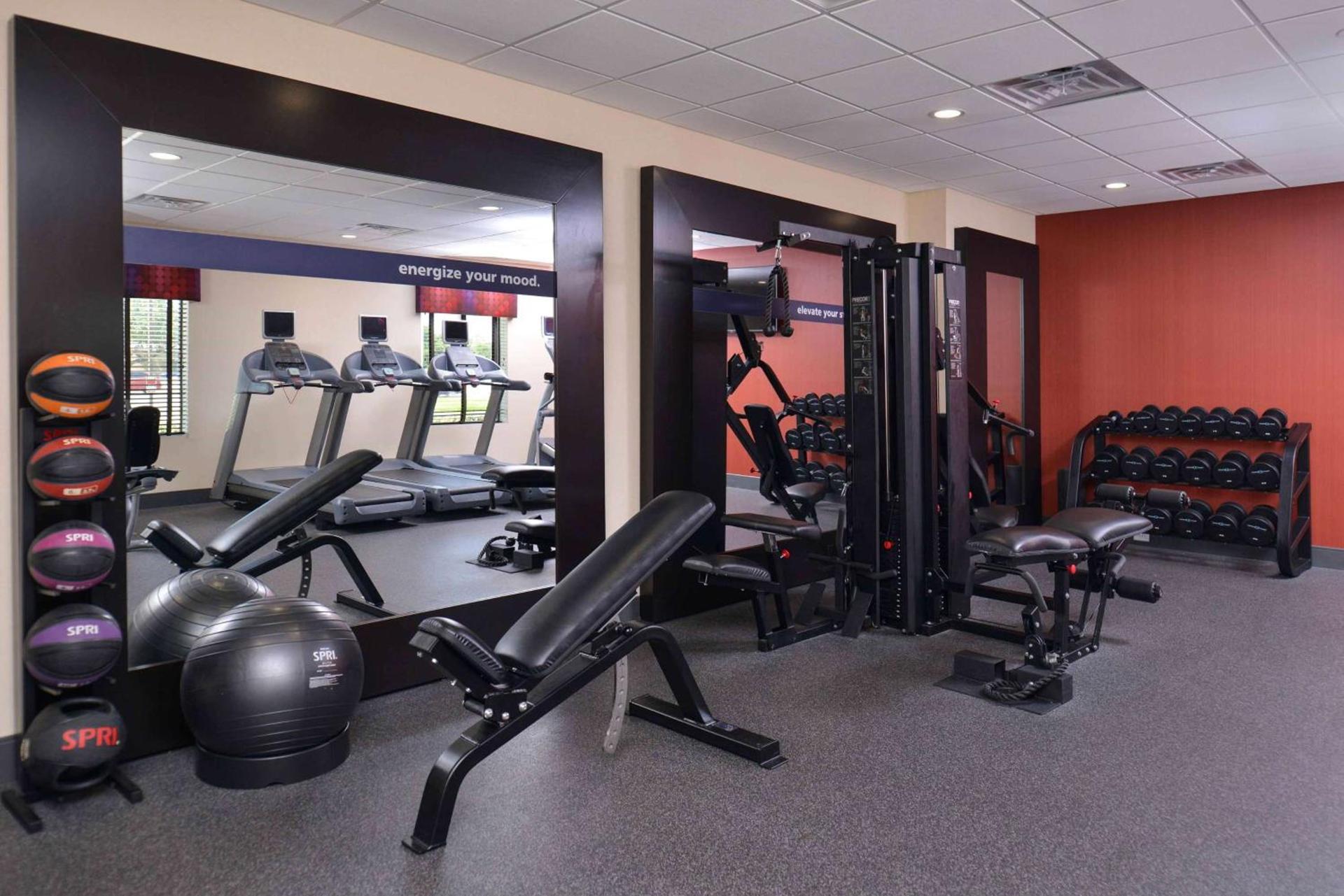 Hampton Inn & Suites Dallas Market Center photo 37