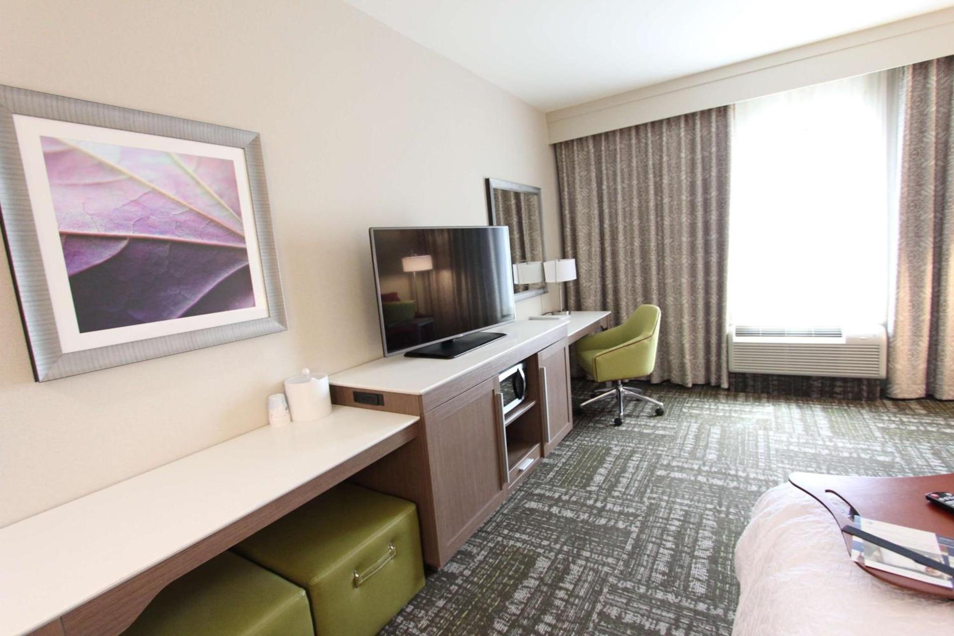 Hampton Inn & Suites Dallas Market Center photo 44