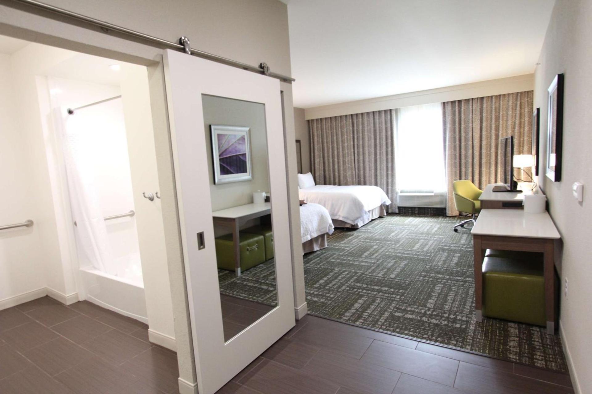 Hampton Inn & Suites Dallas Market Center photo 45
