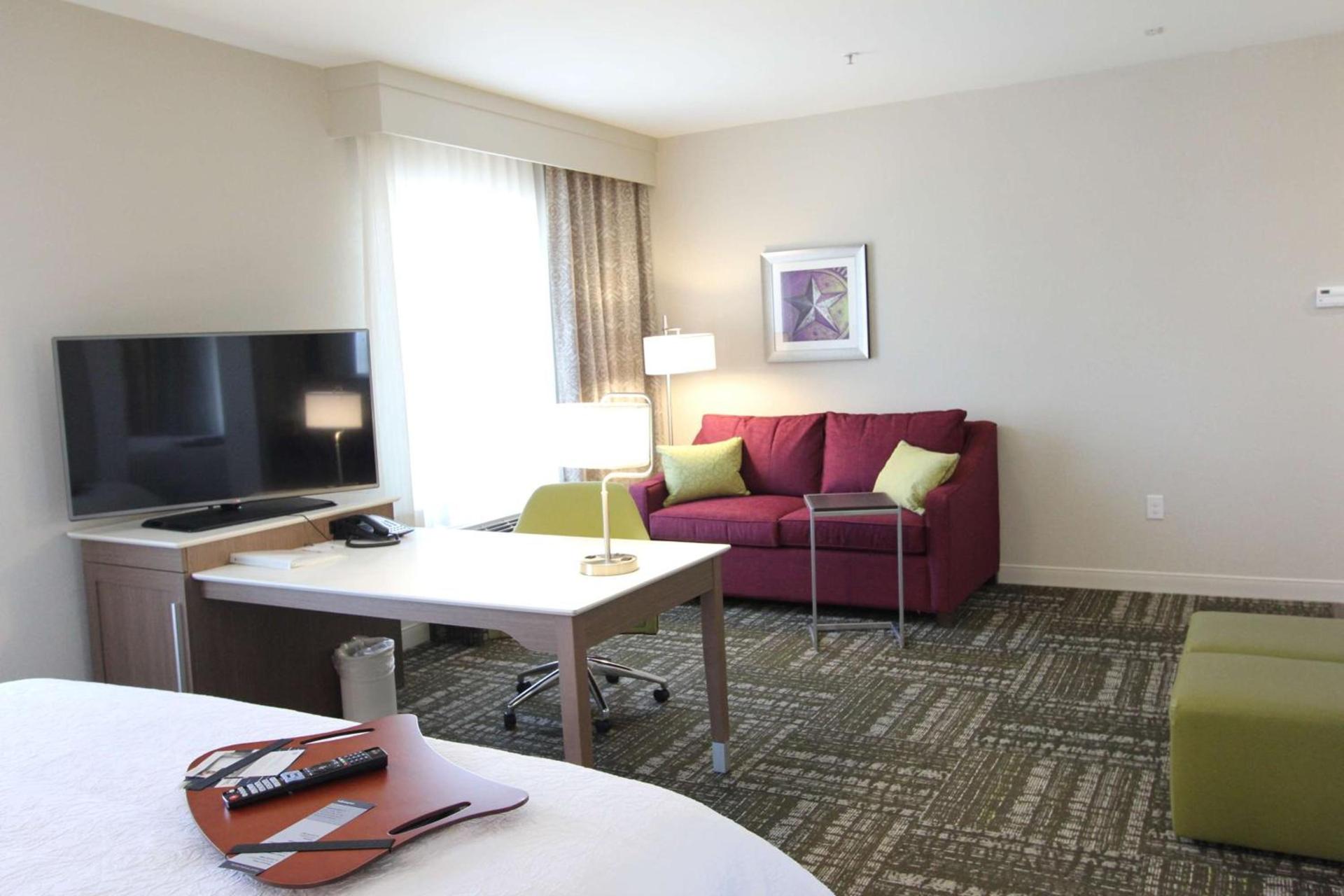 Hampton Inn & Suites Dallas Market Center photo 48