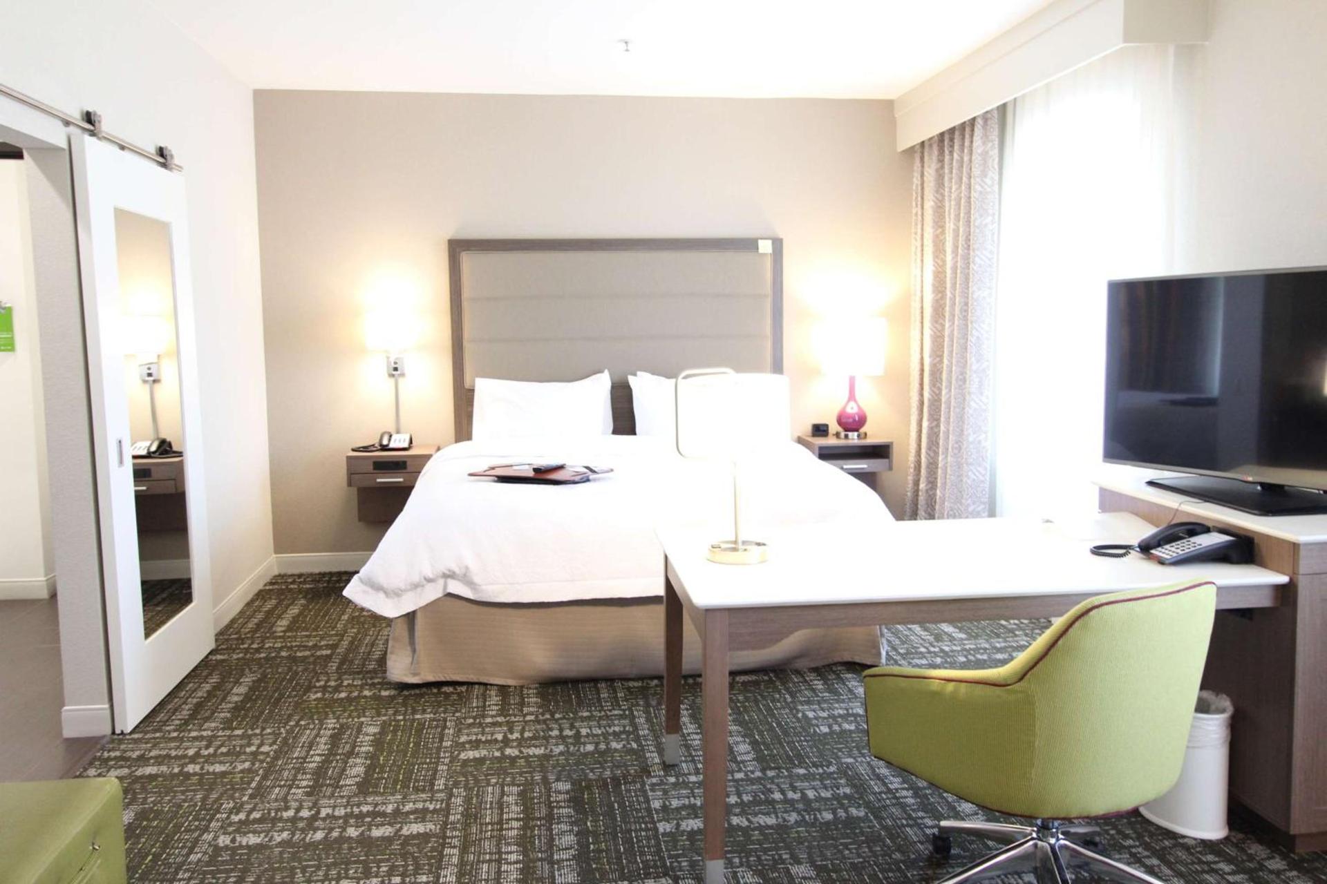 Hampton Inn & Suites Dallas Market Center photo 51