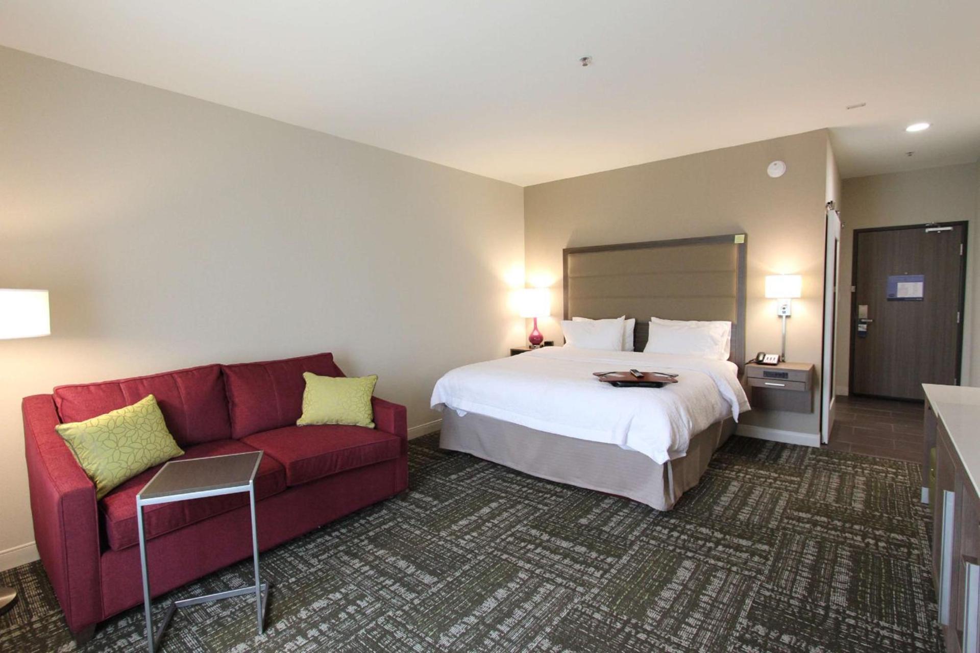Hampton Inn & Suites Dallas Market Center photo 58