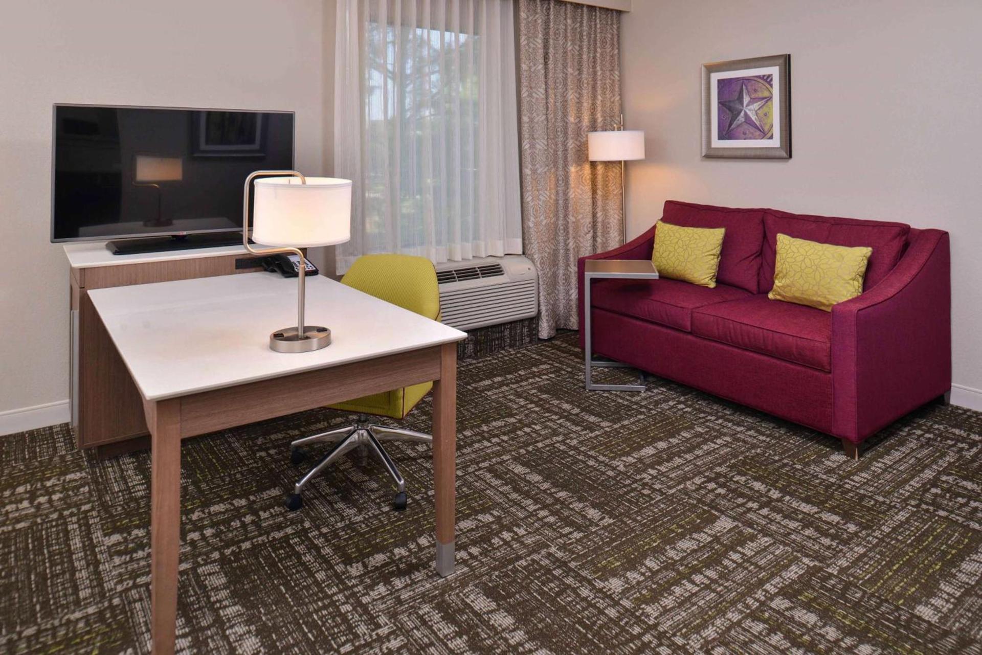 Hampton Inn & Suites Dallas Market Center photo 63