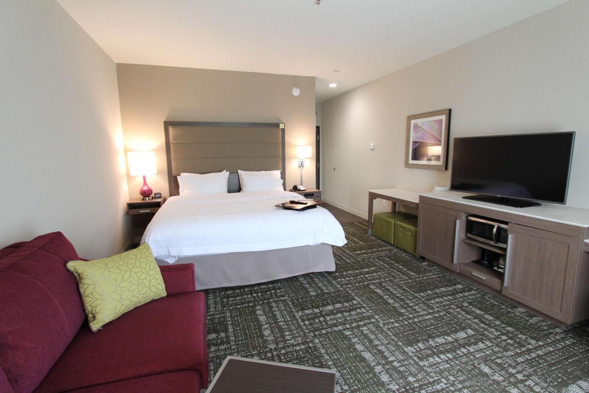 Hampton Inn & Suites Dallas Market Center photo 74