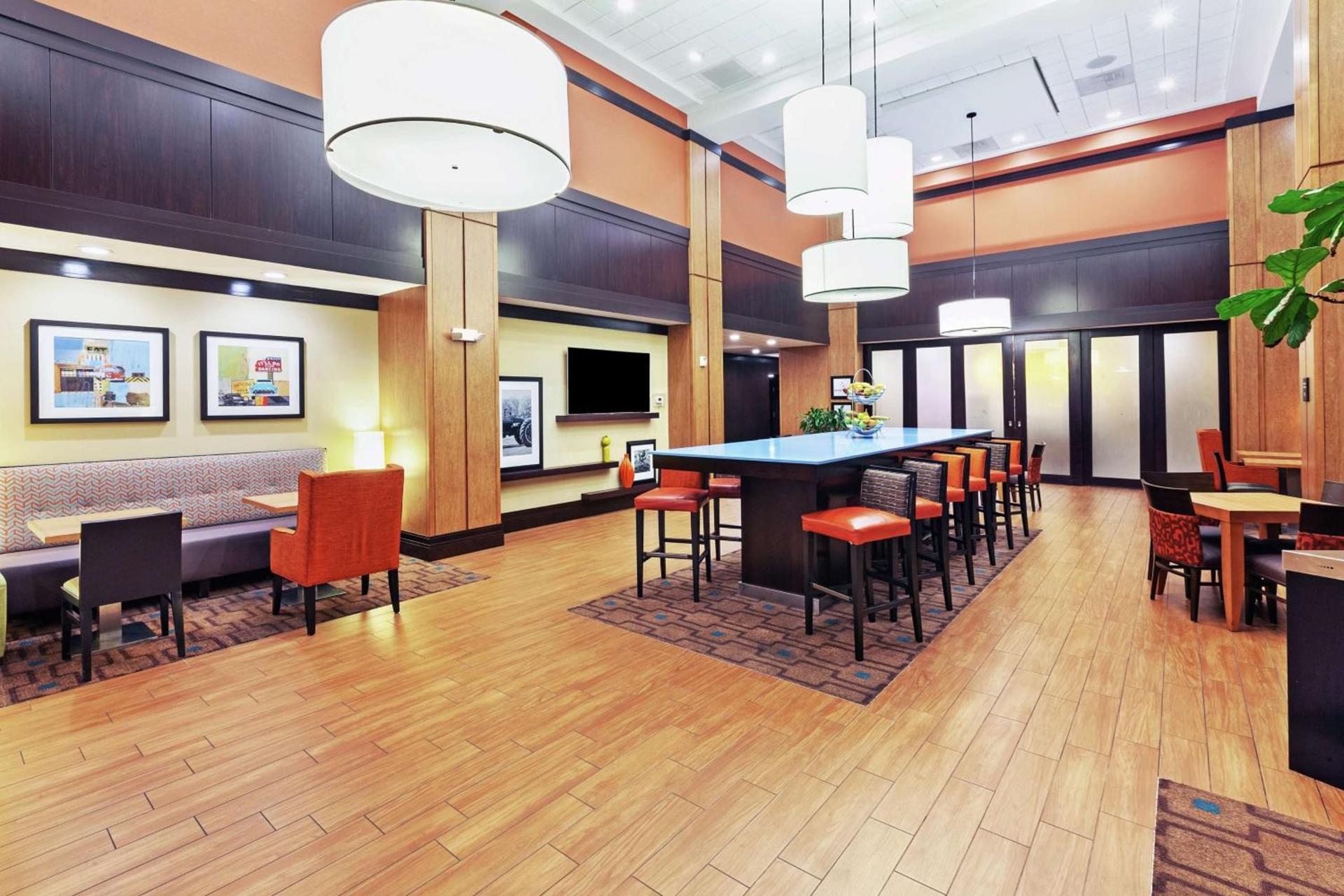 Hampton Inn & Suites Houston North IAH, TX photo 4