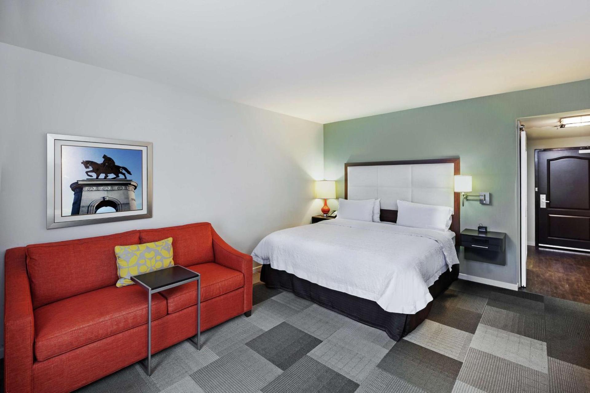 Hampton Inn & Suites Houston North IAH, TX photo 16