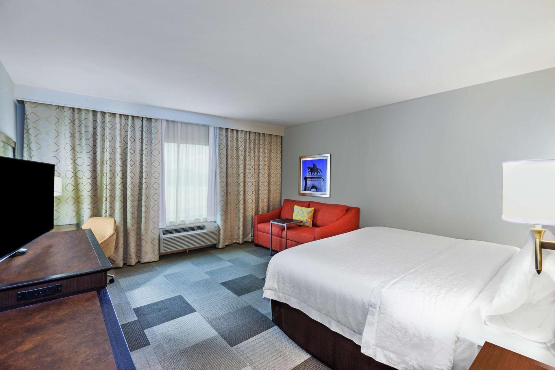 Hampton Inn & Suites Houston North IAH, TX photo 17