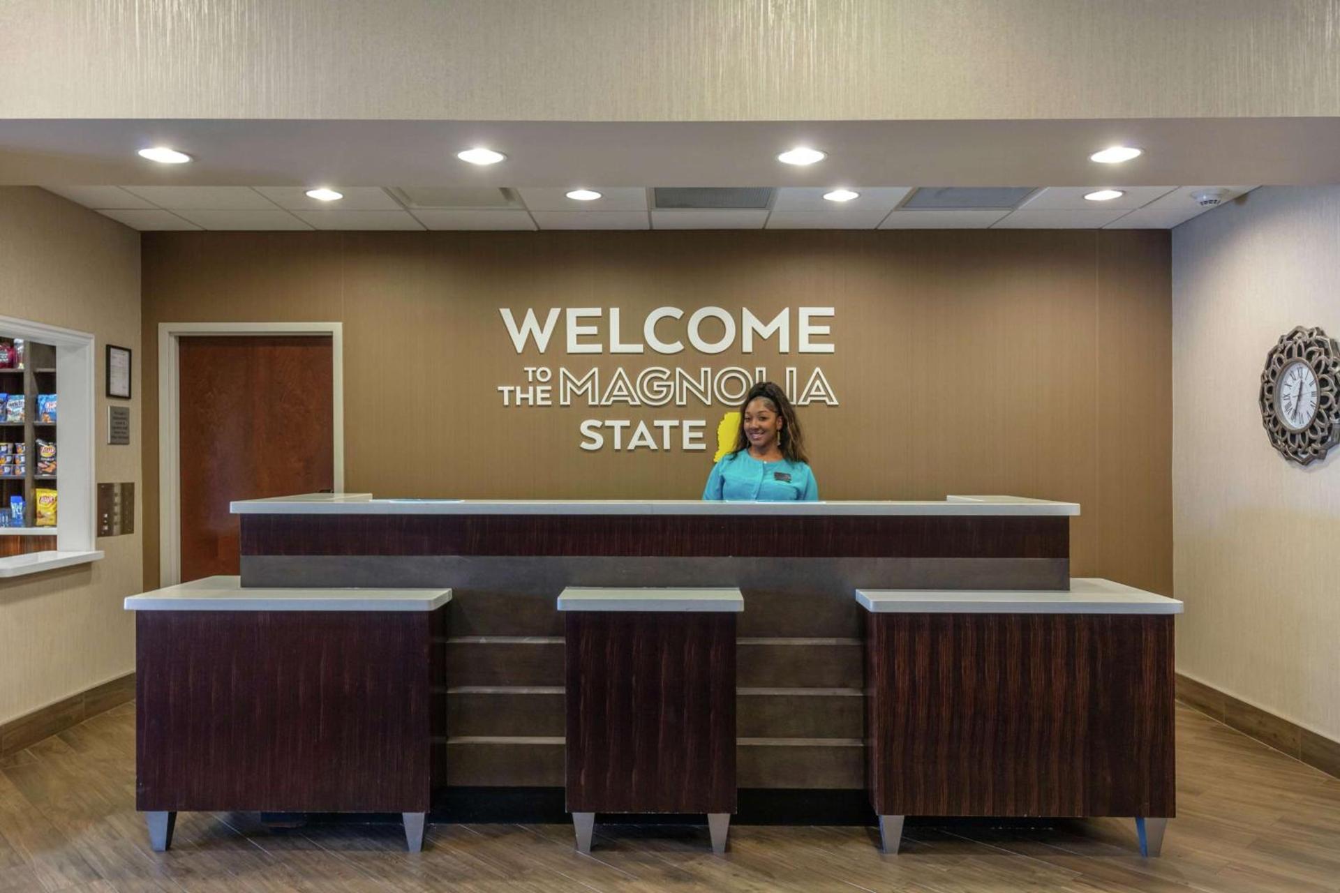 Hampton Inn and Suites Columbus, MS photo 4