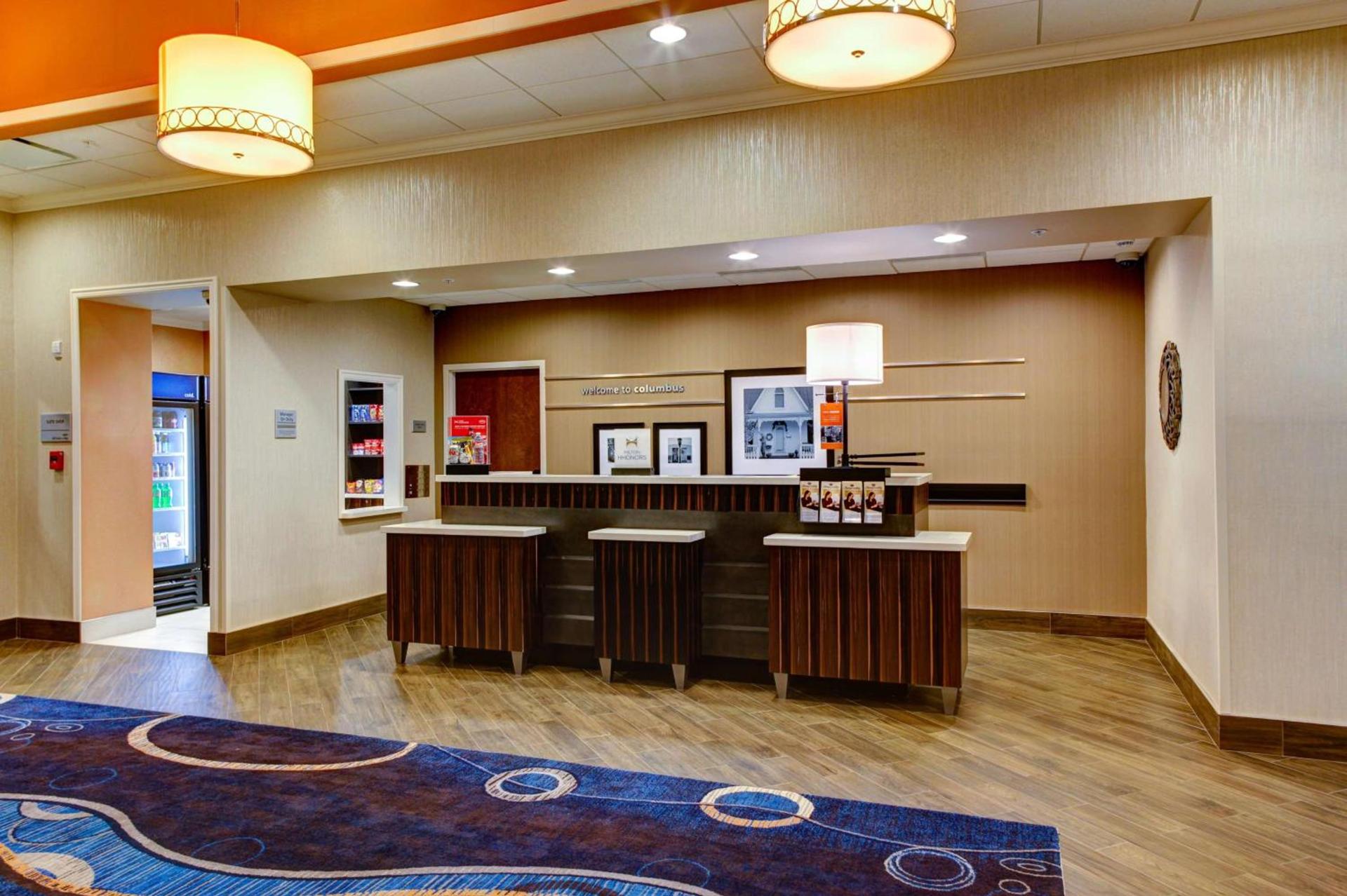 Hampton Inn and Suites Columbus, MS photo 7