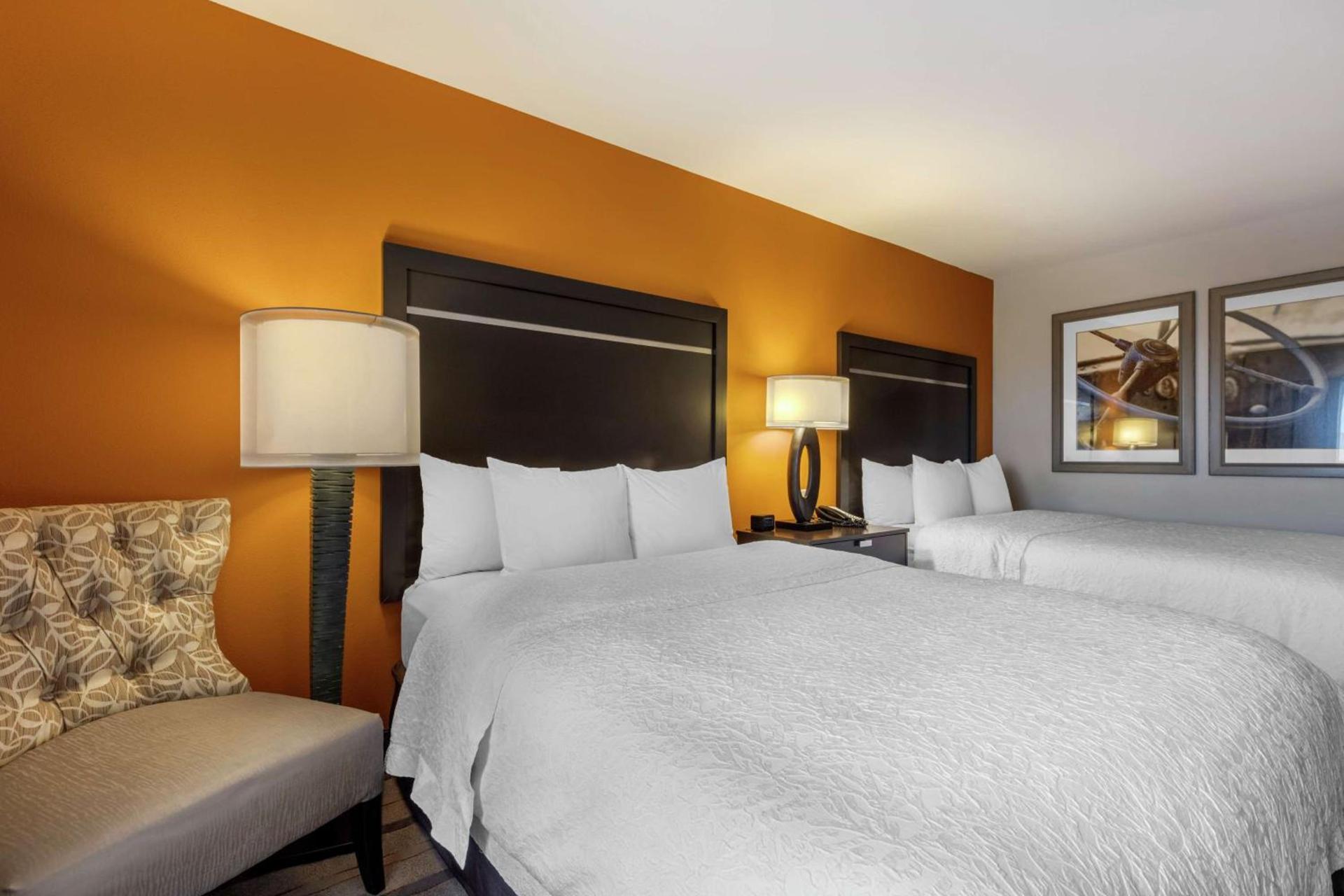 Hampton Inn and Suites Columbus, MS photo 30