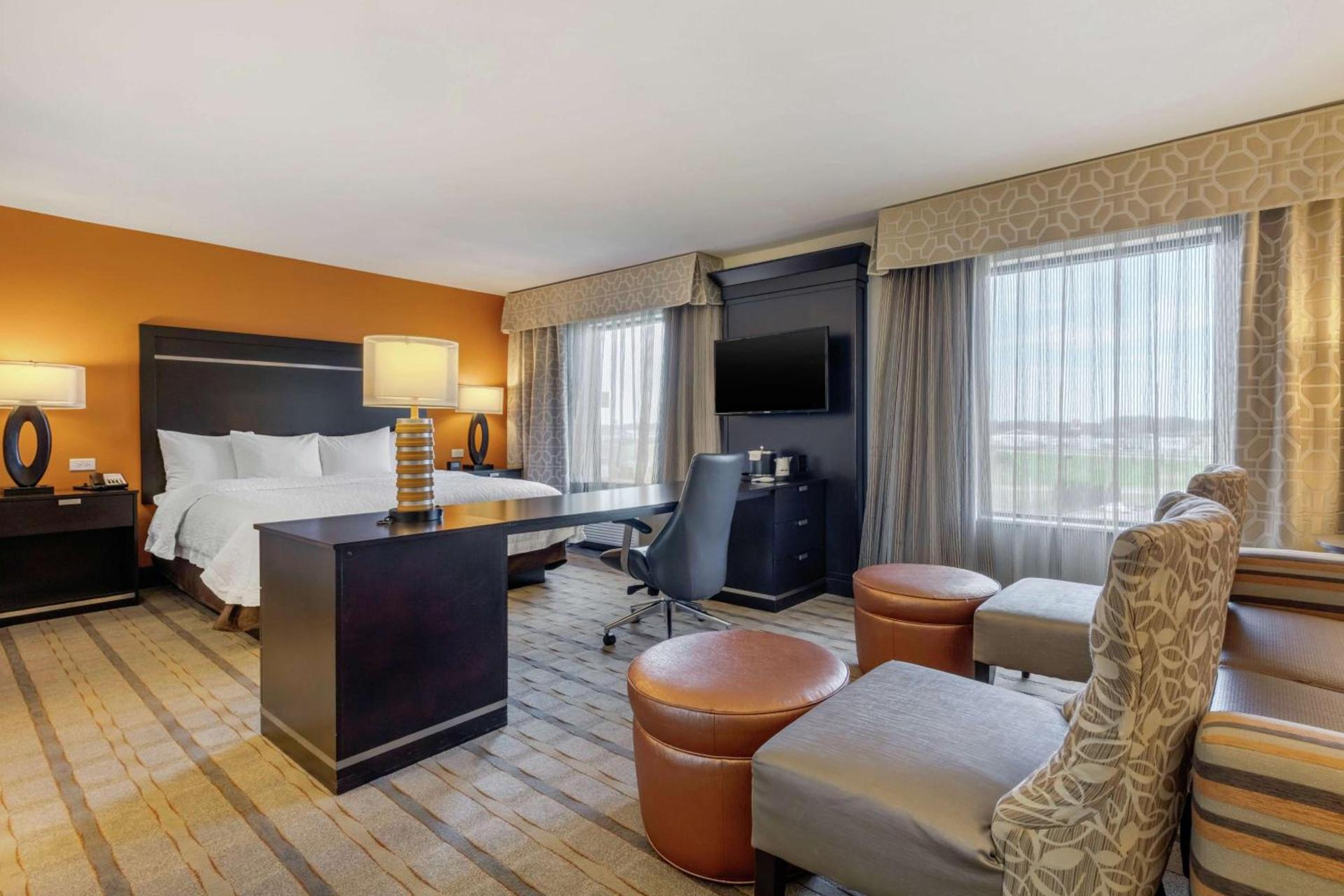 Hampton Inn and Suites Columbus, MS photo 34