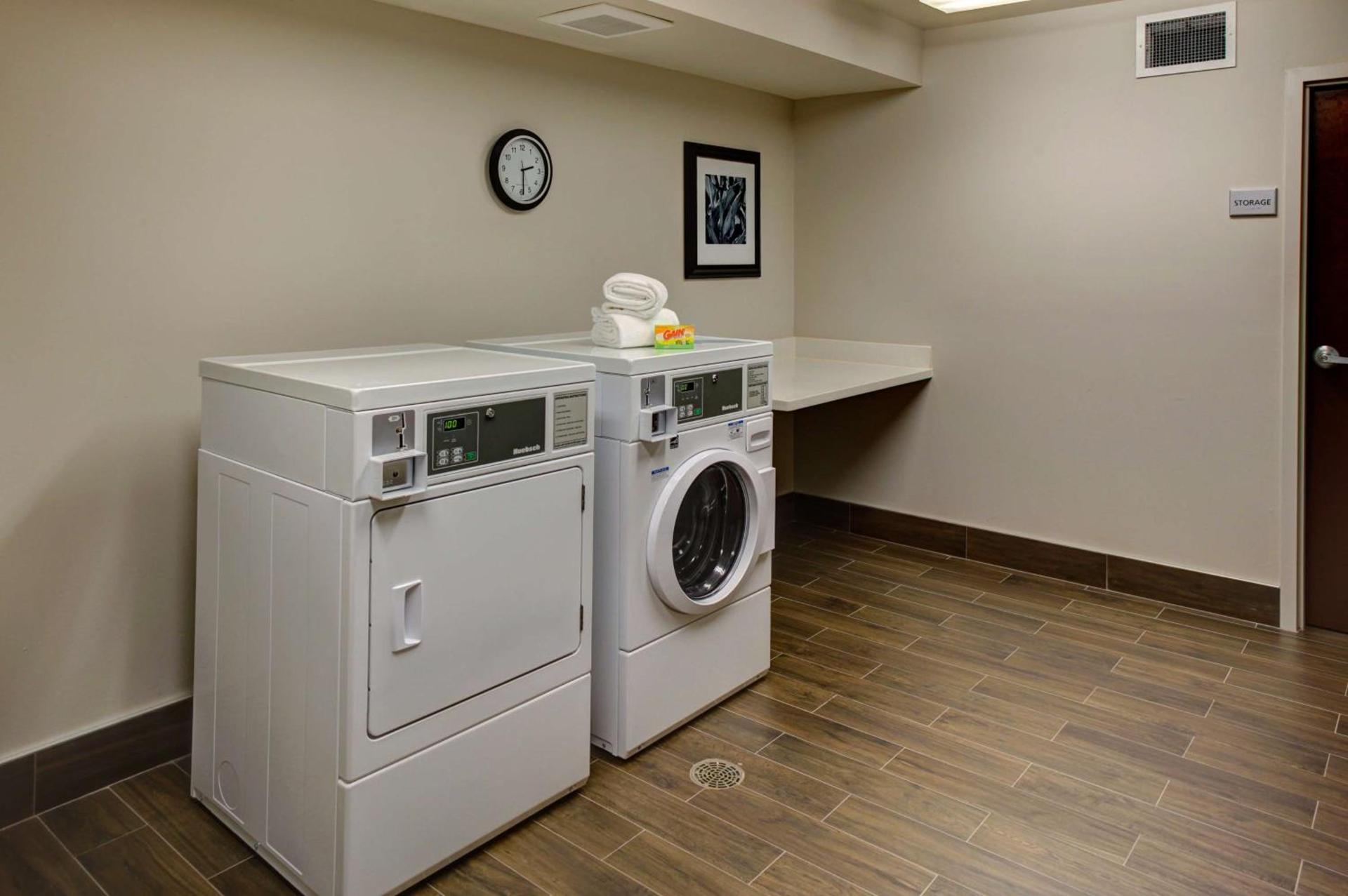 Hampton Inn and Suites Columbus, MS photo 43