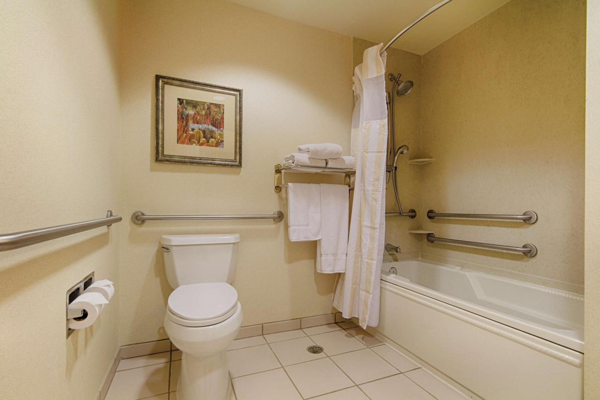 Hilton Garden Inn Las Vegas Strip South photo 33