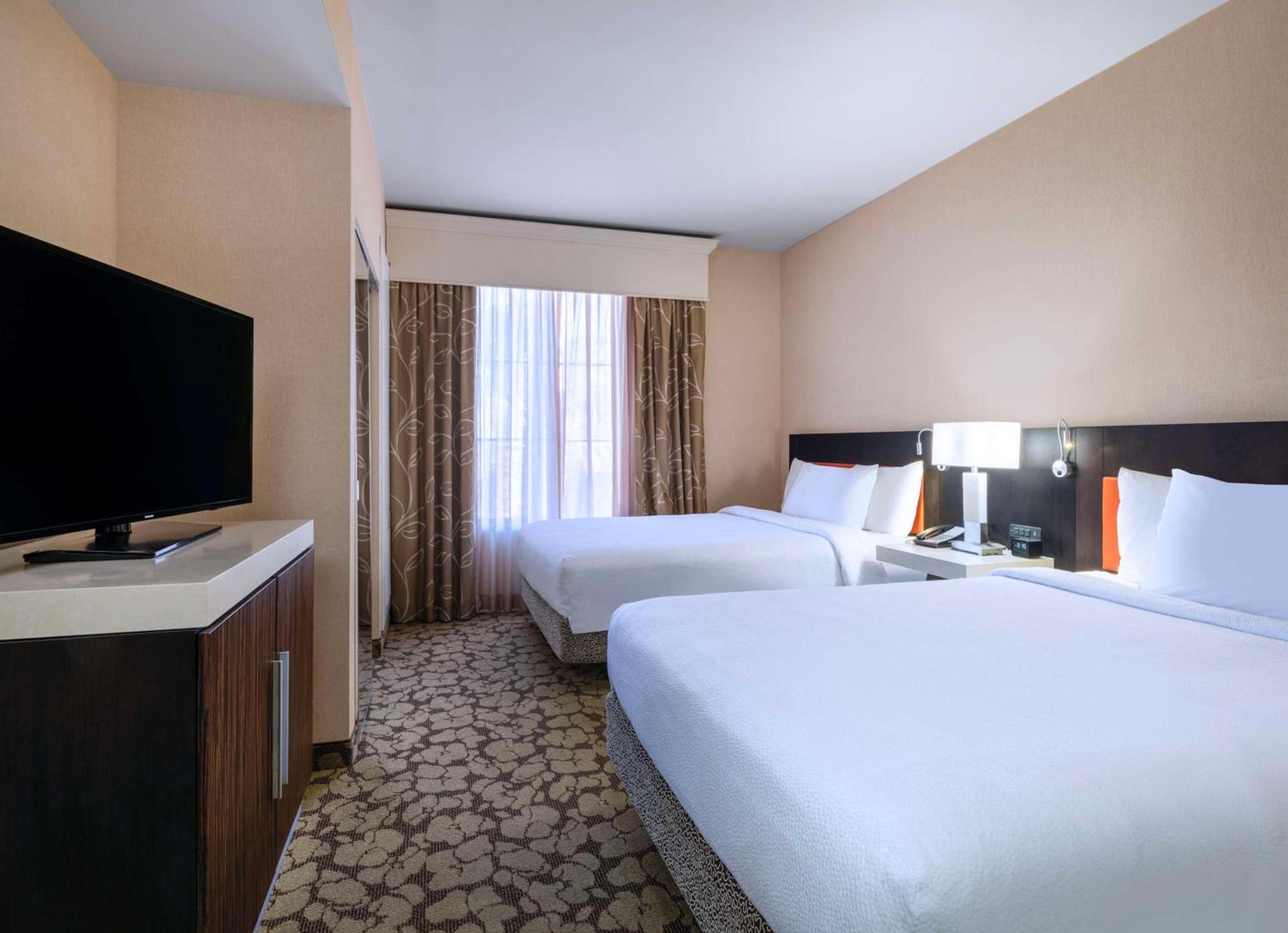 Hilton Garden Inn Las Vegas Strip South photo 52