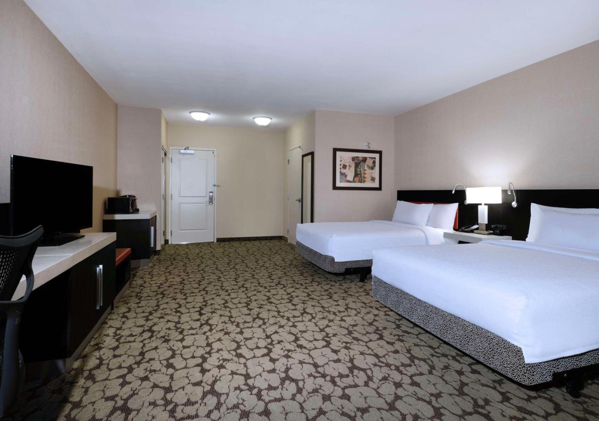 Hilton Garden Inn Las Vegas Strip South photo 54