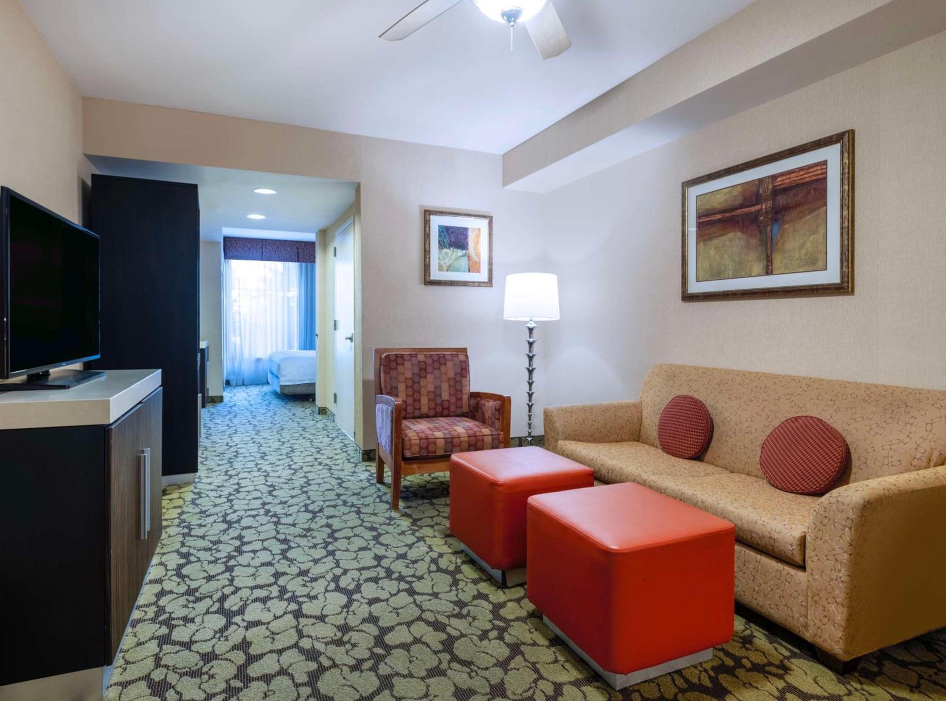 Hilton Garden Inn Las Vegas Strip South photo 67