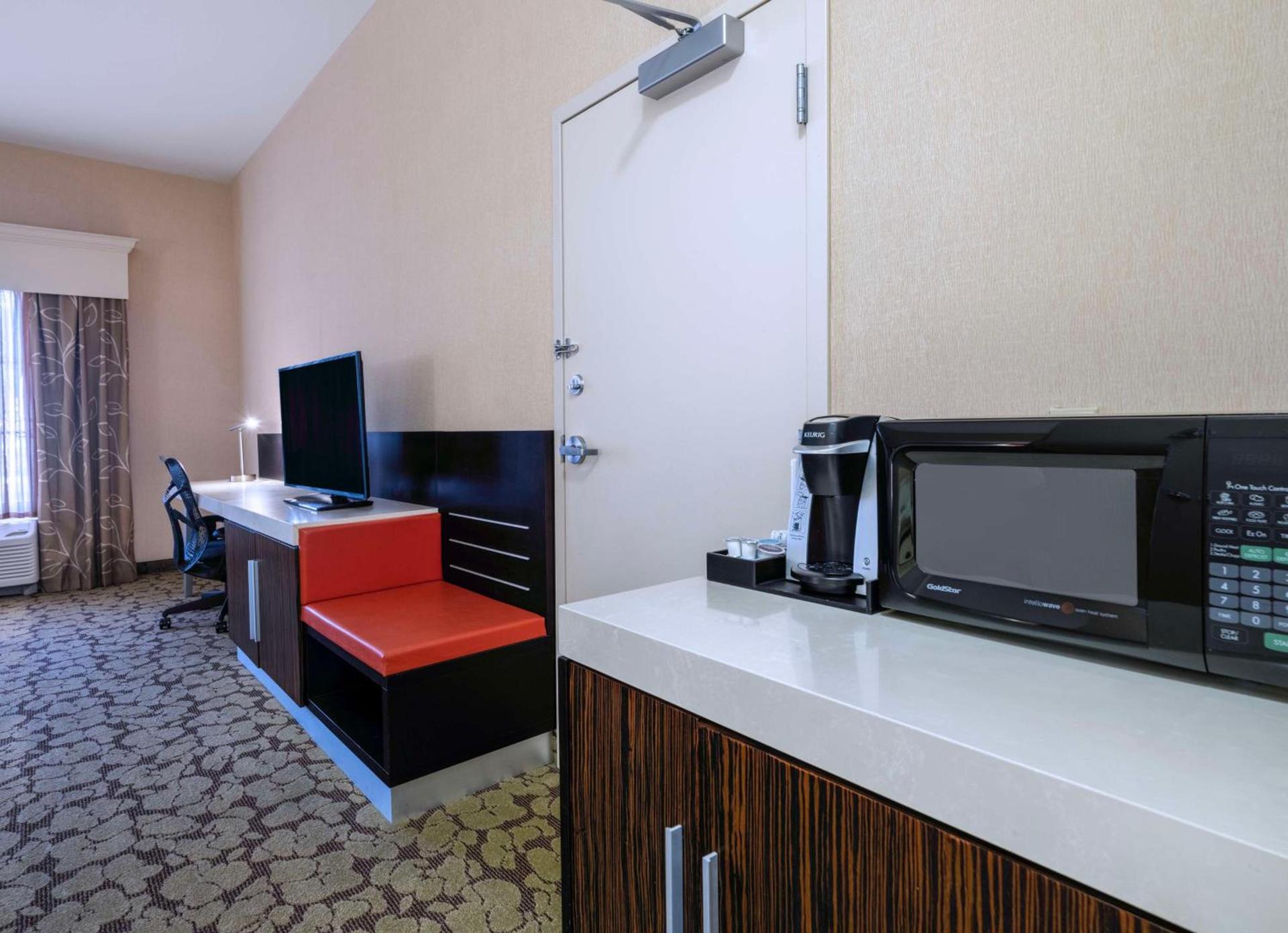 Hilton Garden Inn Las Vegas Strip South photo 69