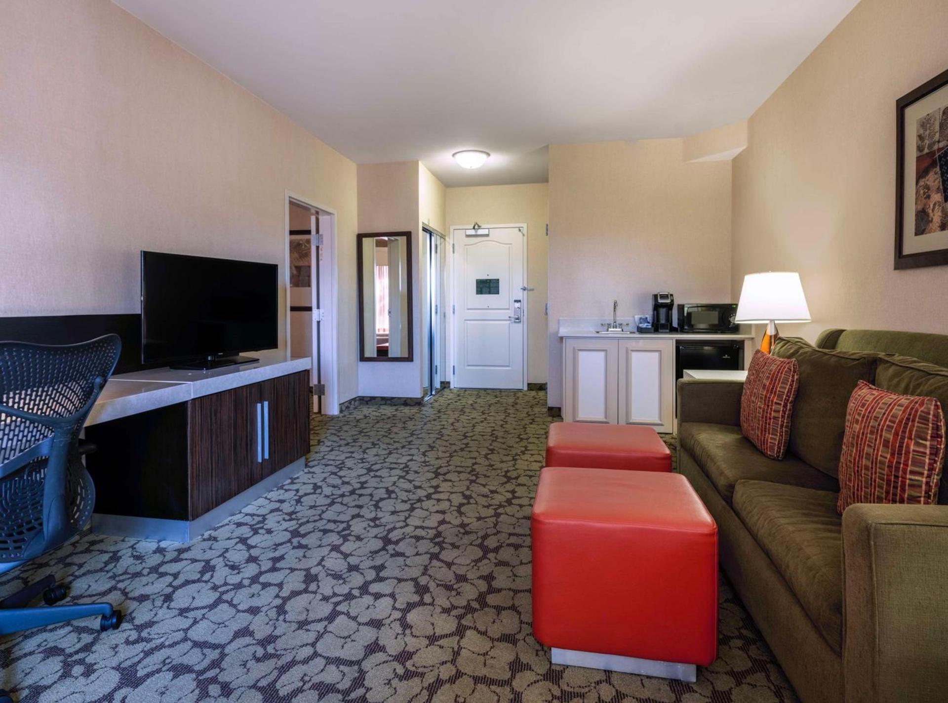 Hilton Garden Inn Las Vegas Strip South photo 71
