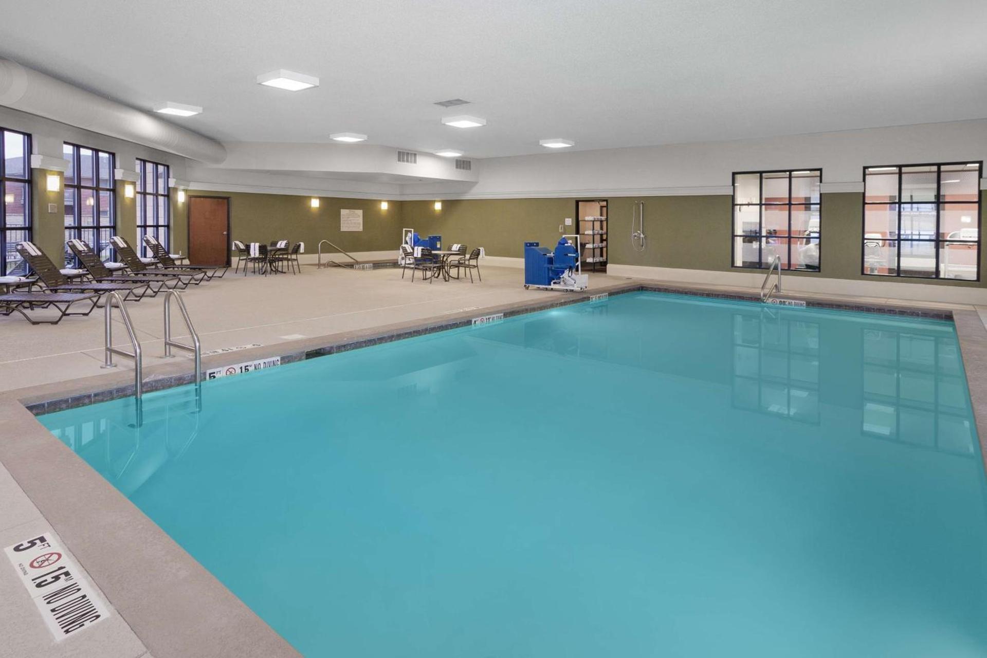 Hampton Inn & Suites Munster photo 7
