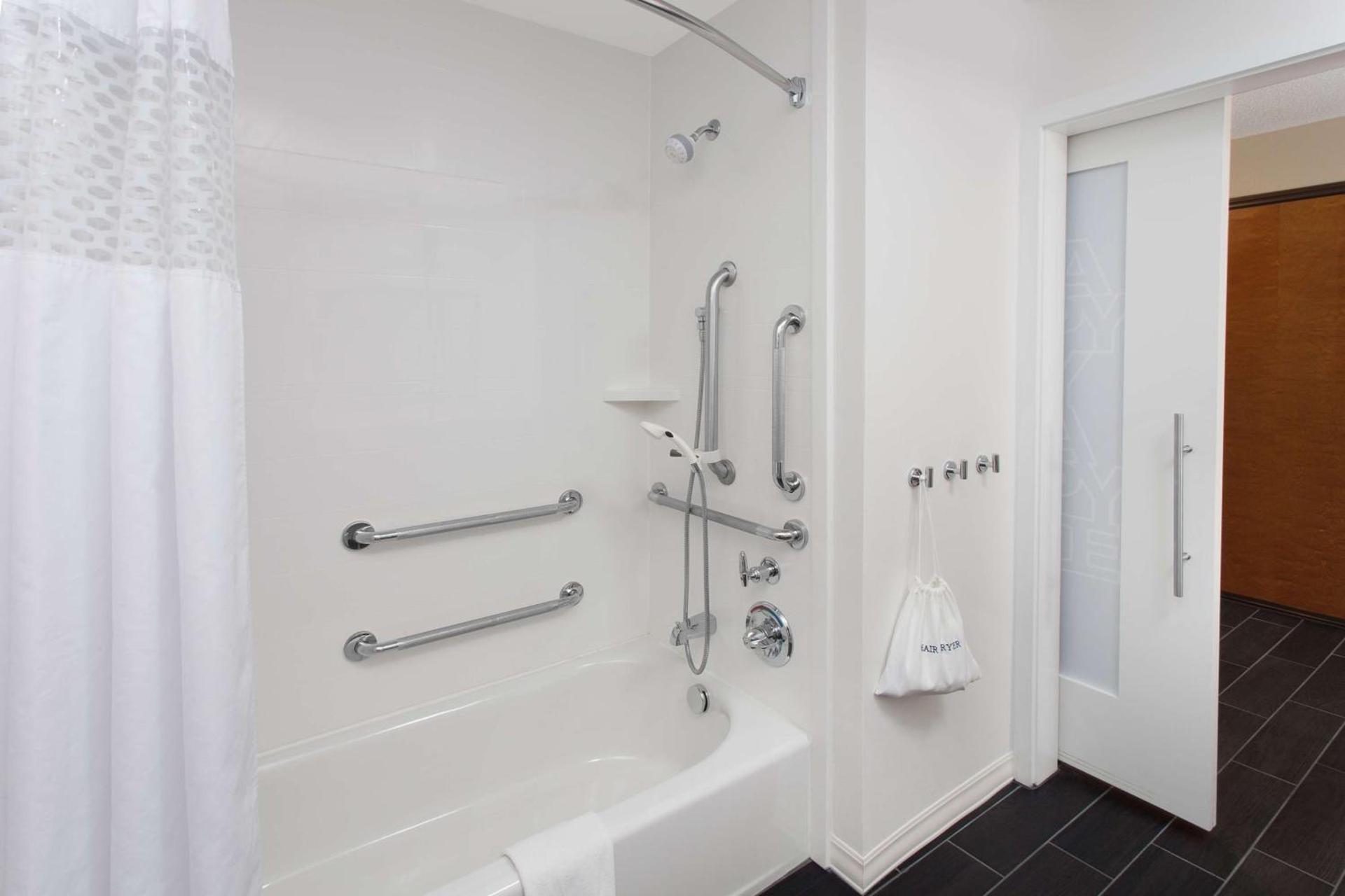 Hampton Inn & Suites Munster photo 25
