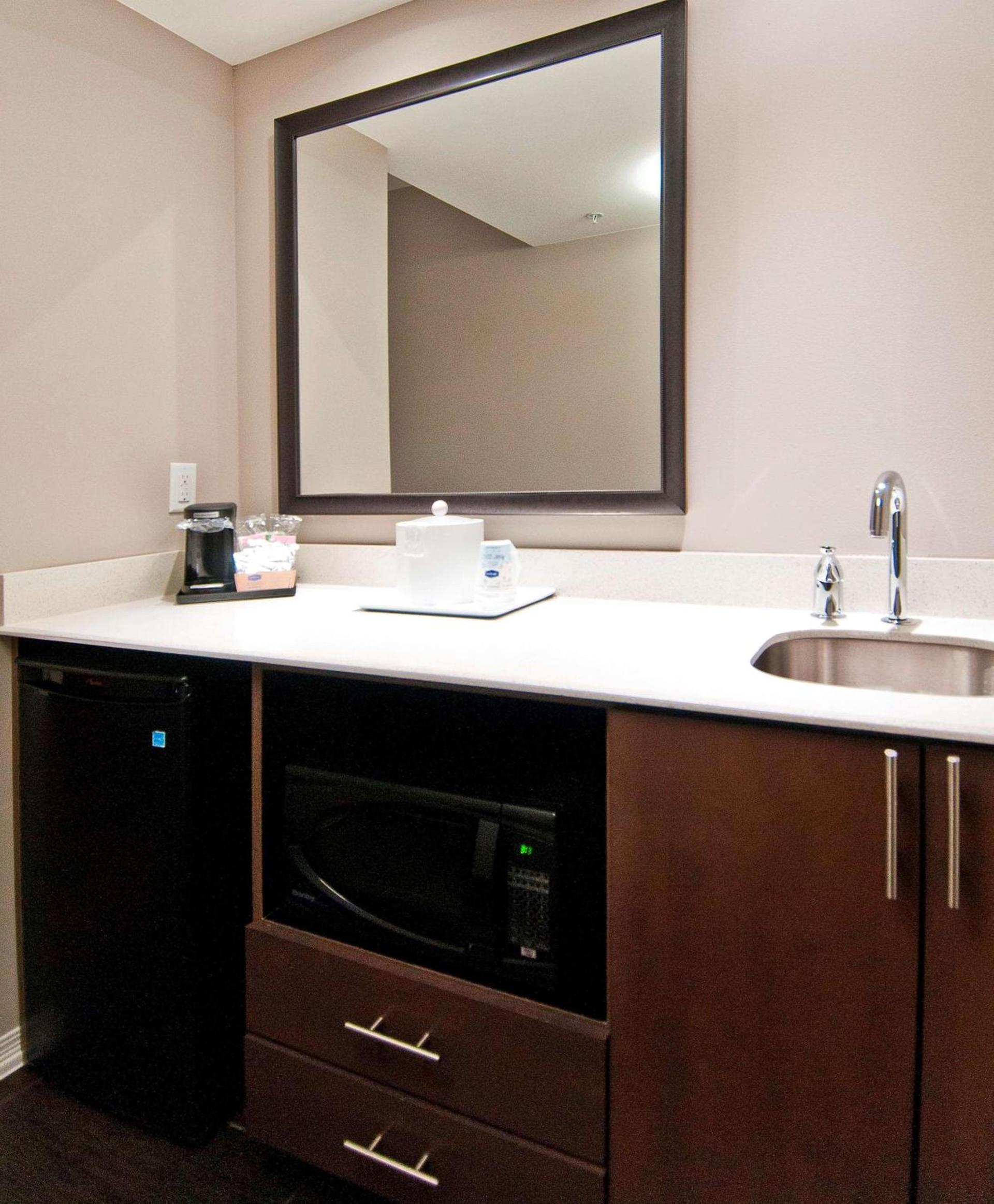Hampton Inn and Suites Pauls Valley photo 17