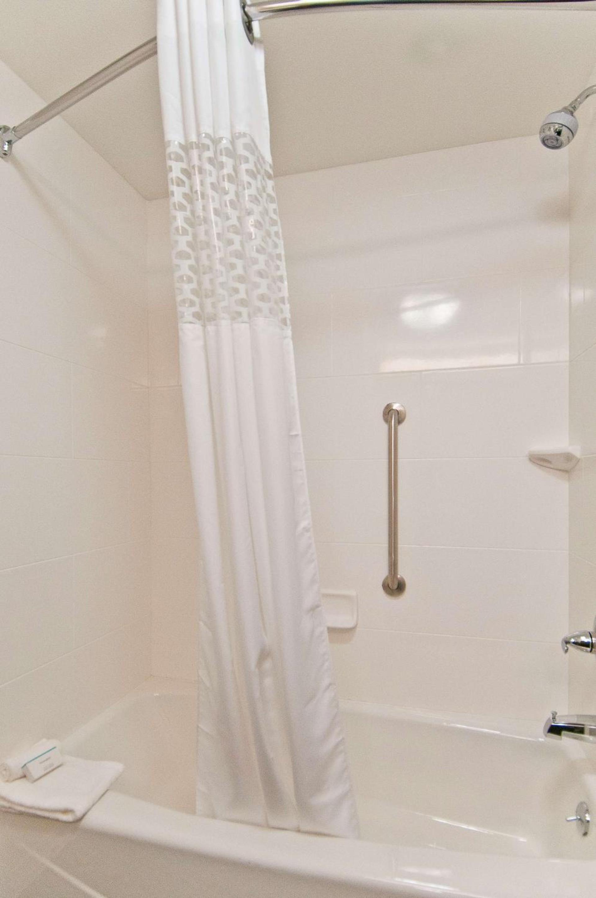 Hampton Inn and Suites Pauls Valley photo 24
