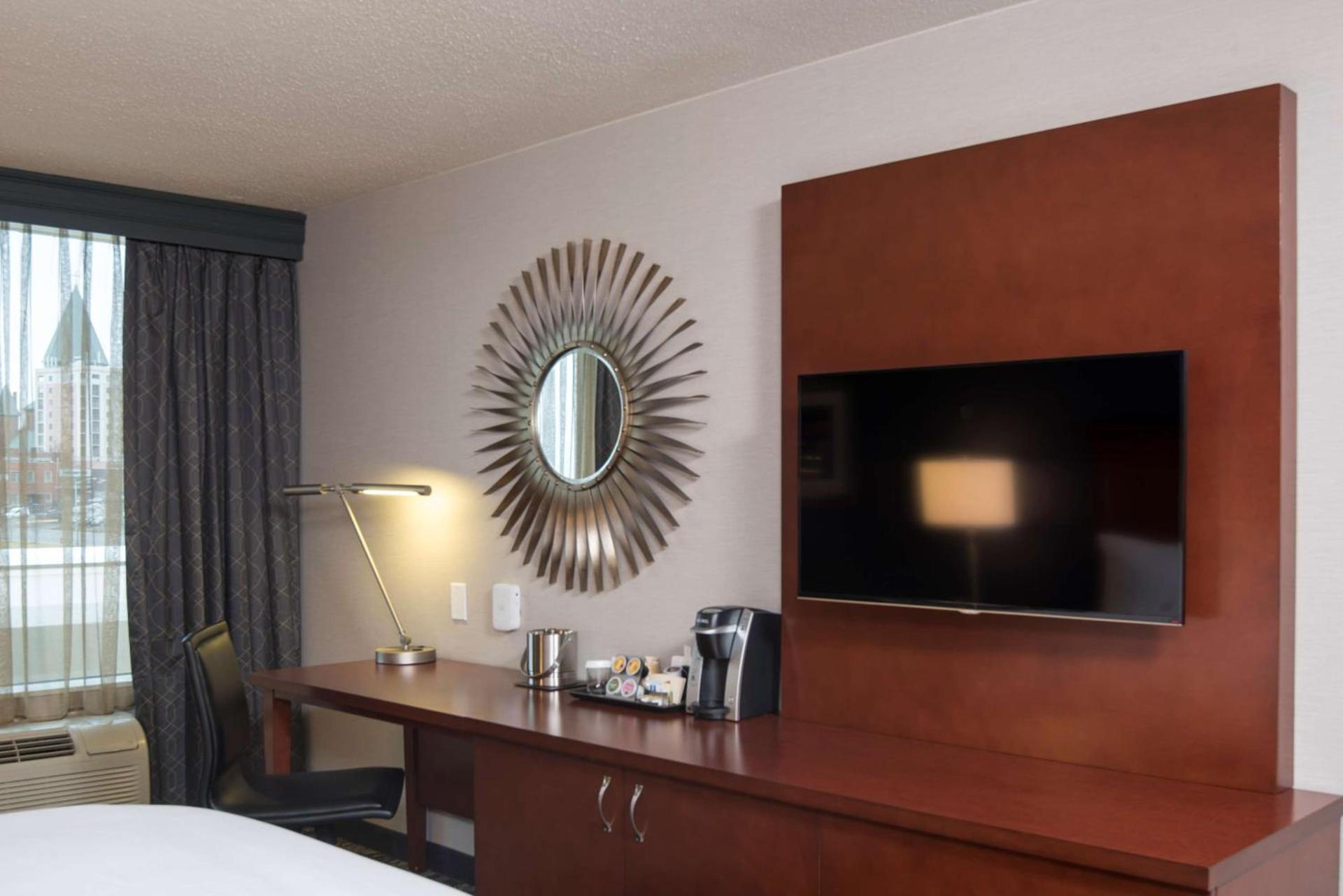 DoubleTree by Hilton Schenectady photo 38