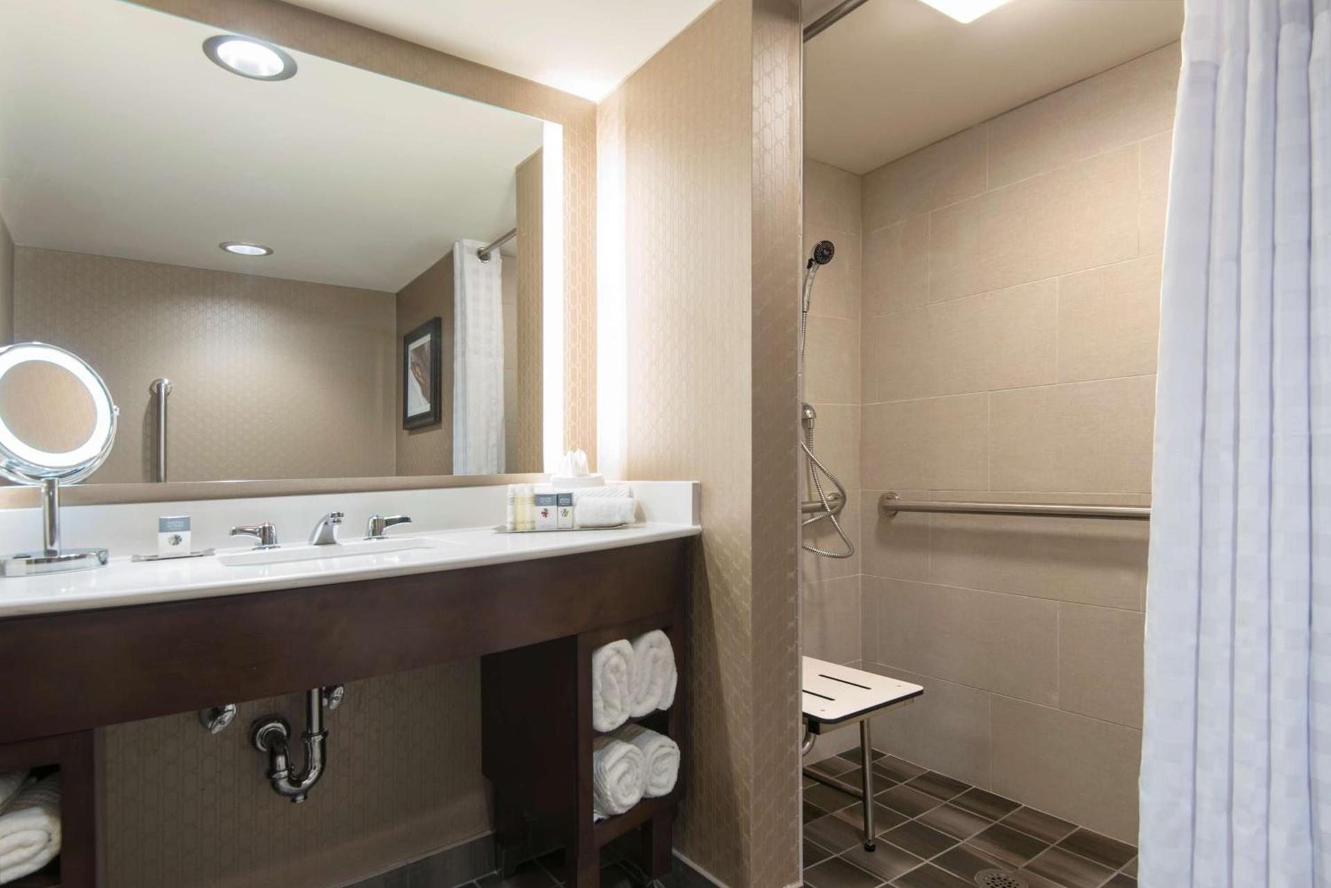 DoubleTree by Hilton Schenectady photo 10