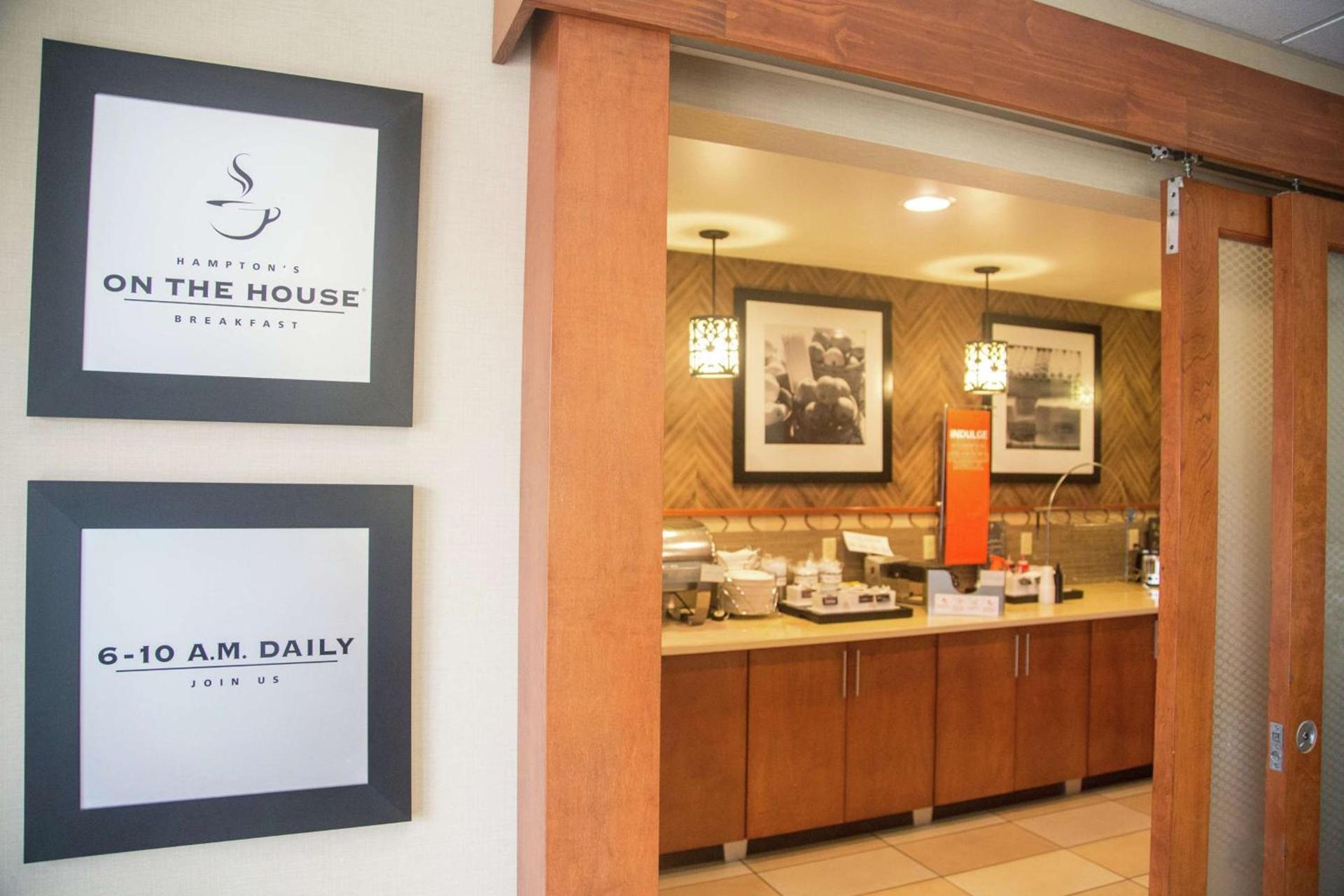 Hampton Inn Summersville photo 14