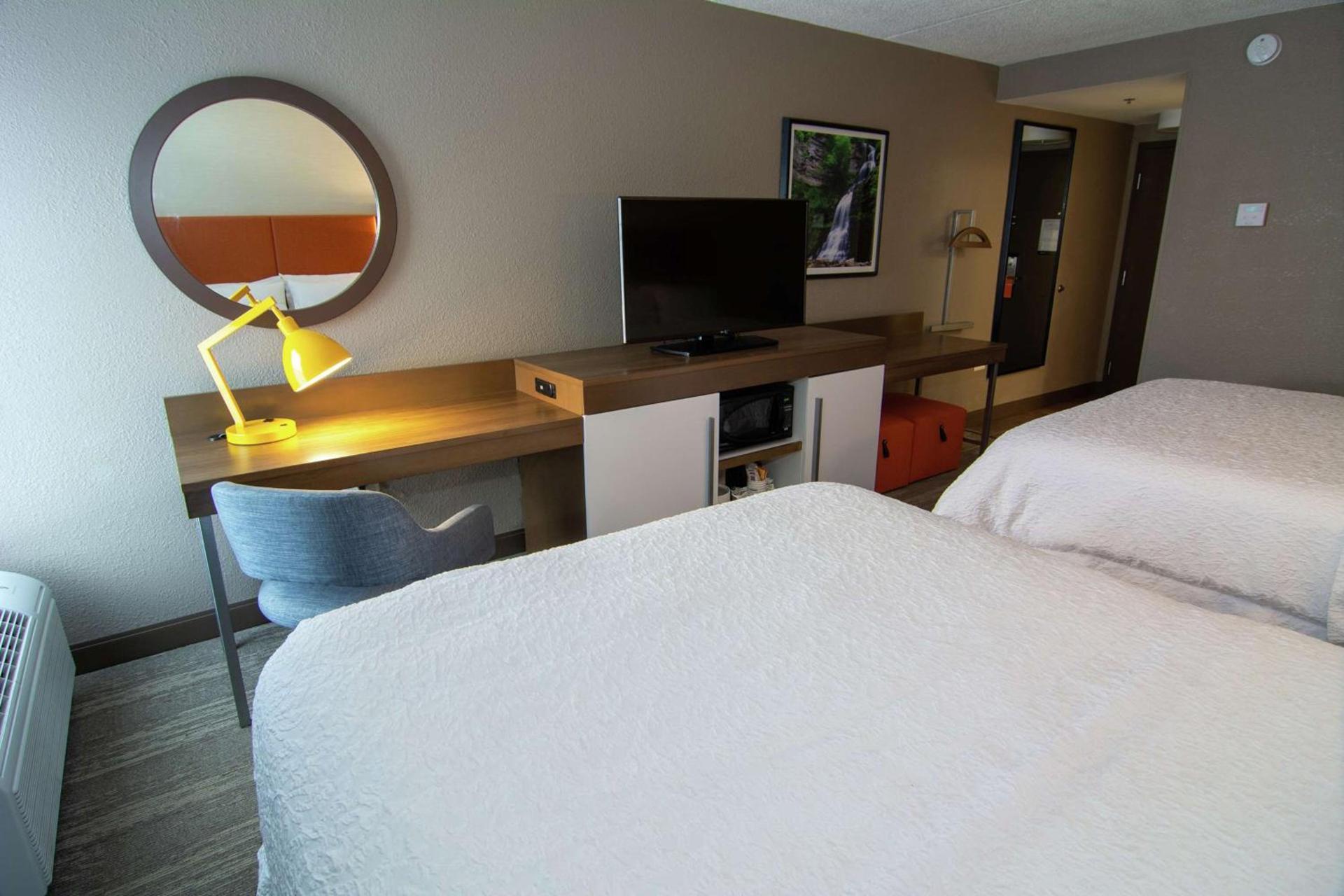 Hampton Inn Summersville photo 25