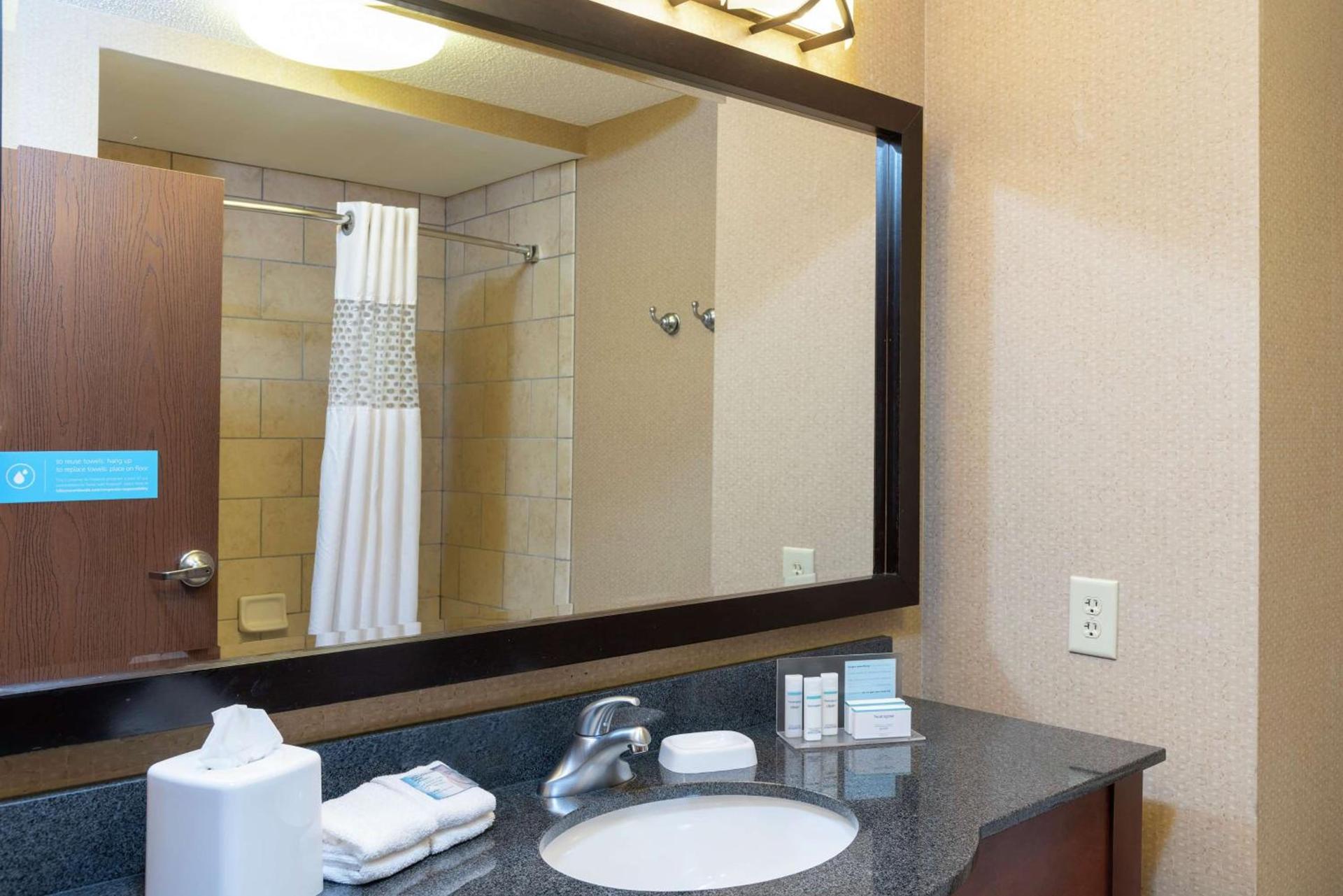 Hampton Inn Warsaw photo 13